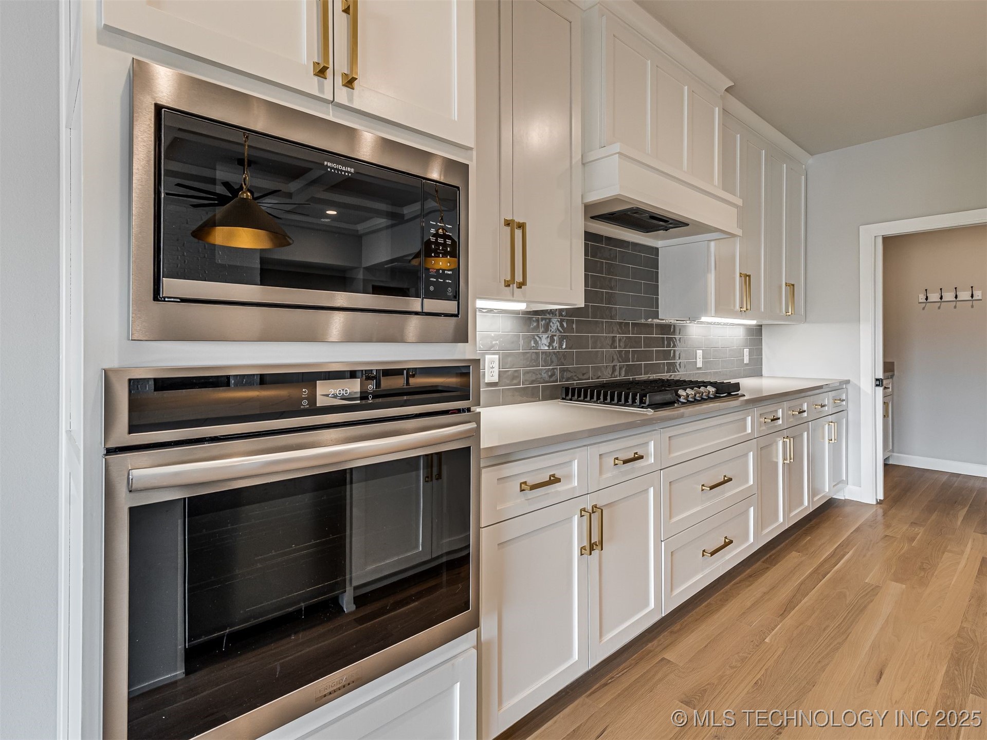 13634 S 20th Place E Property Photo 18