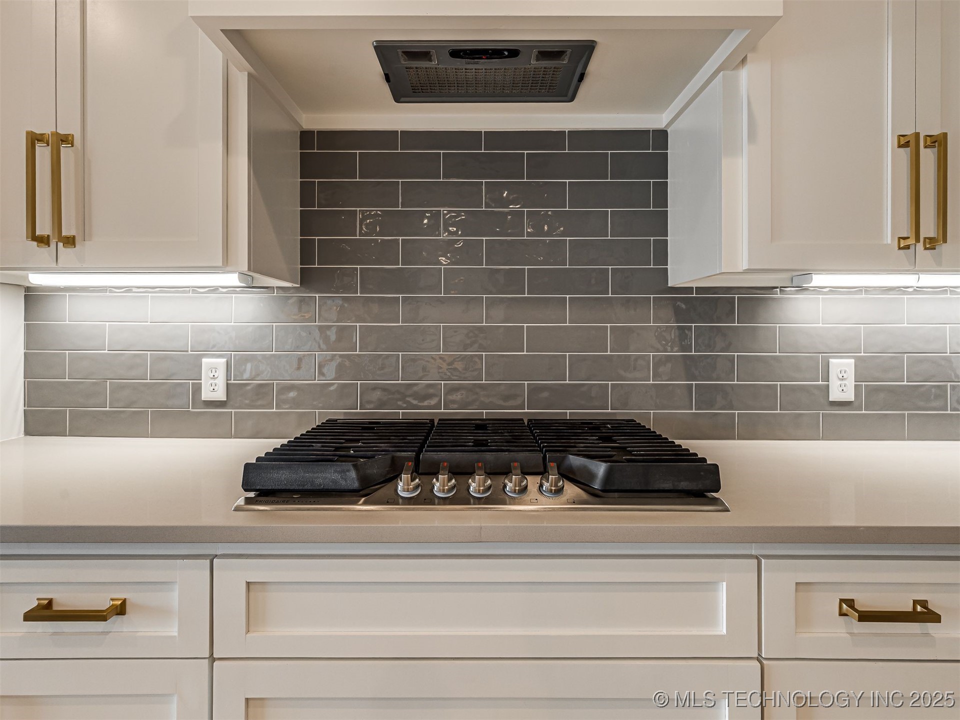 13634 S 20th Place E Property Photo 19