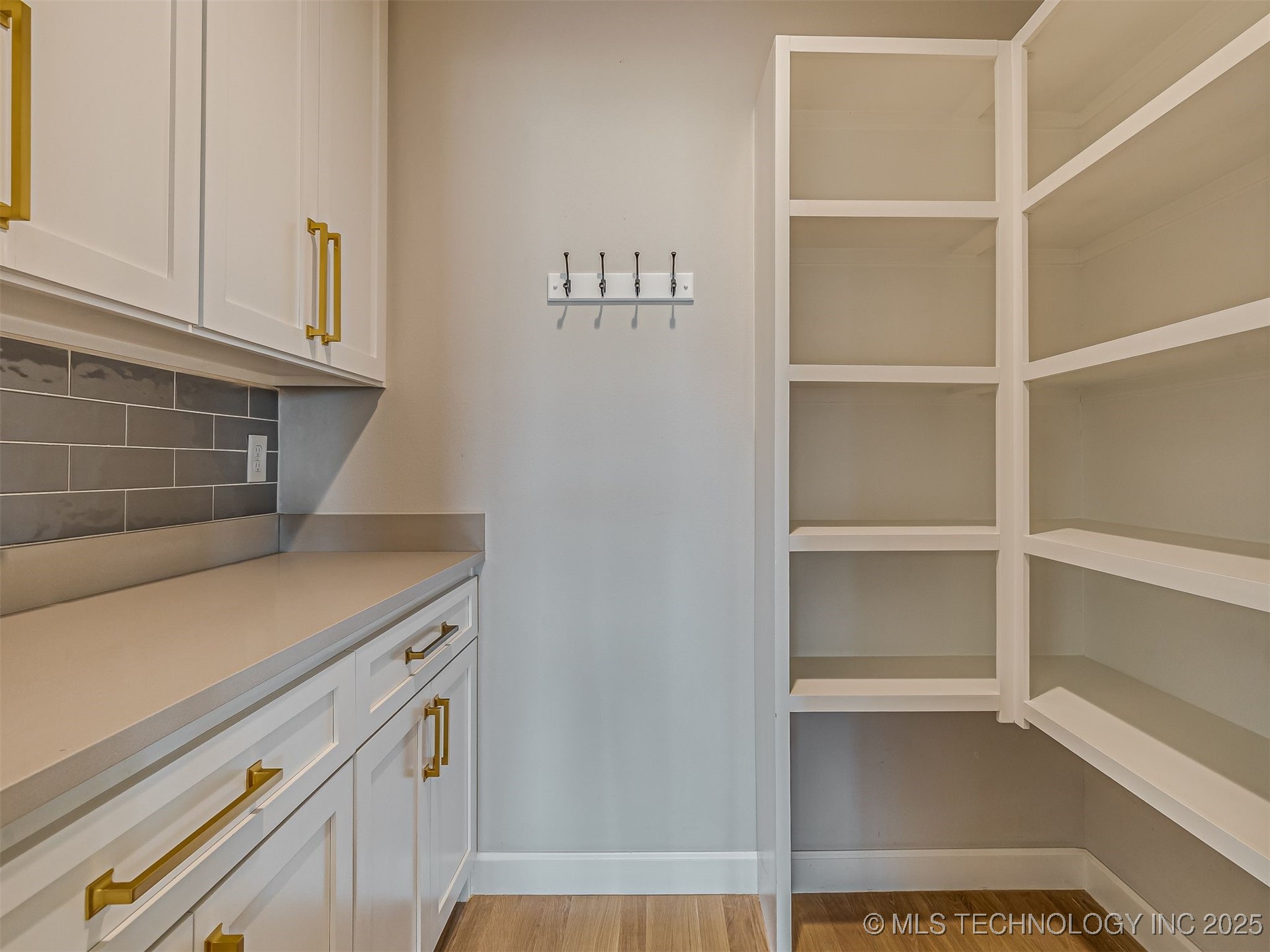 13634 S 20th Place E Property Photo 20