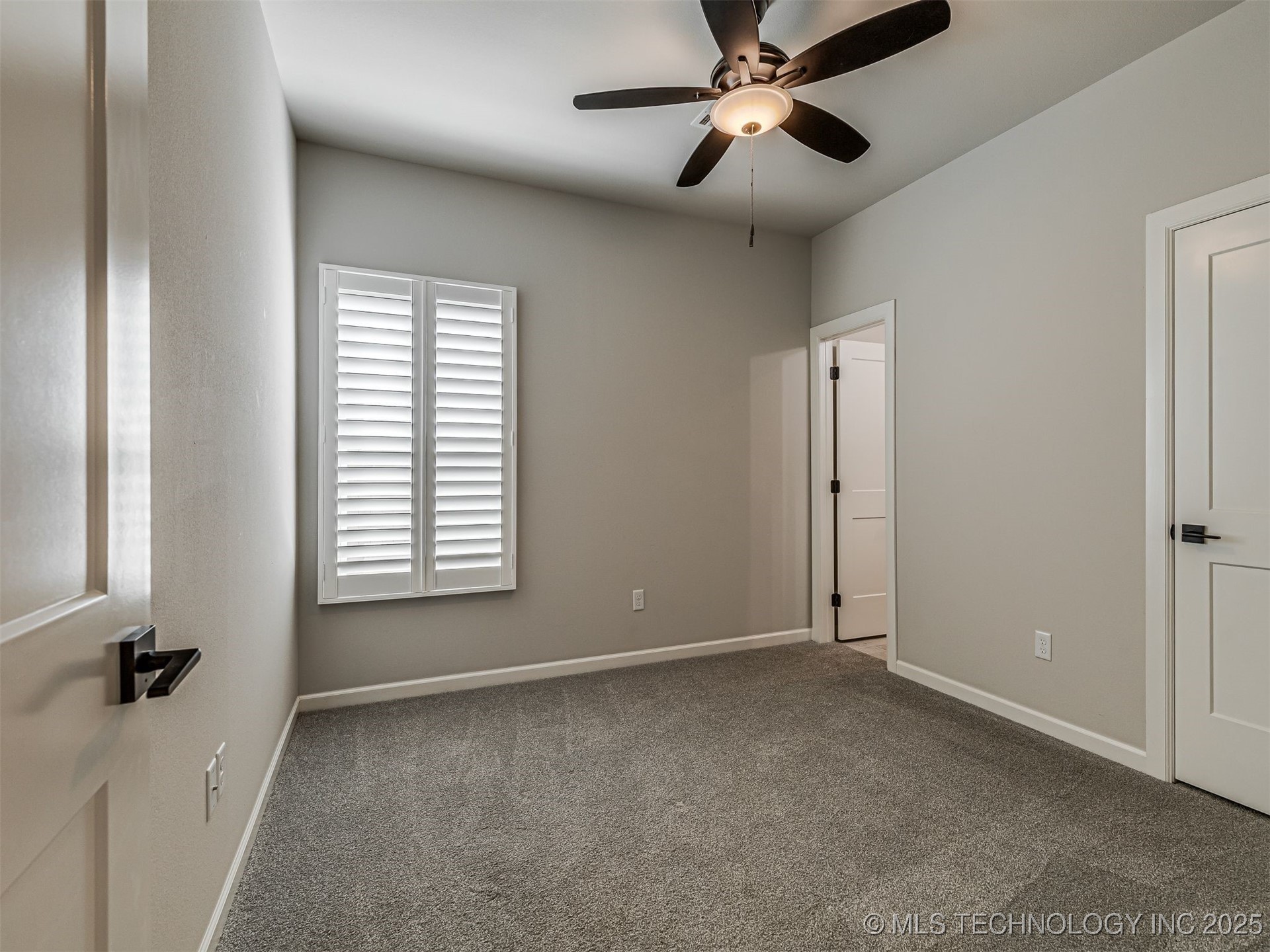 13634 S 20th Place E Property Photo 32