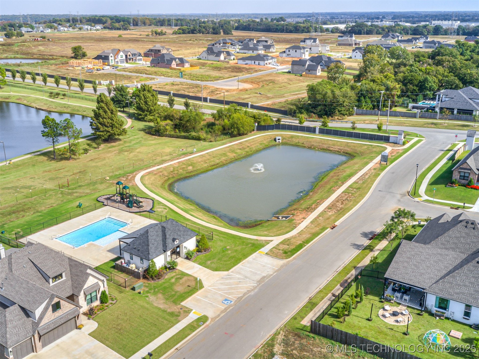 13634 S 20th Place E Property Photo 55