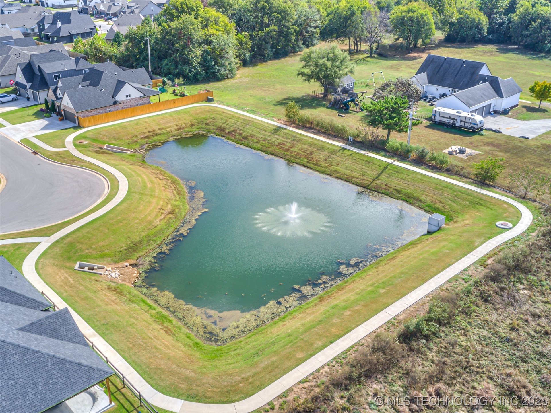 13634 S 20th Place E Property Photo 58