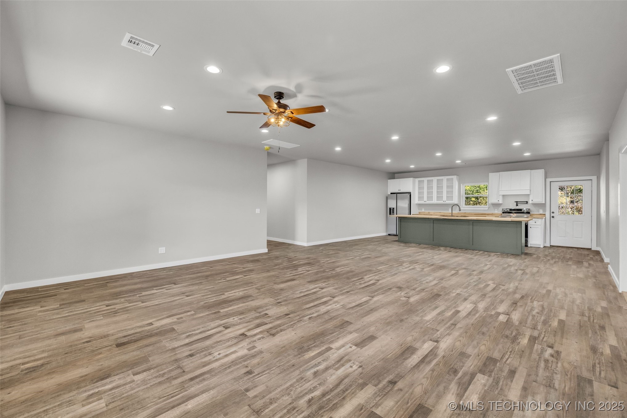 35761 W 101st Street S Property Photo 8