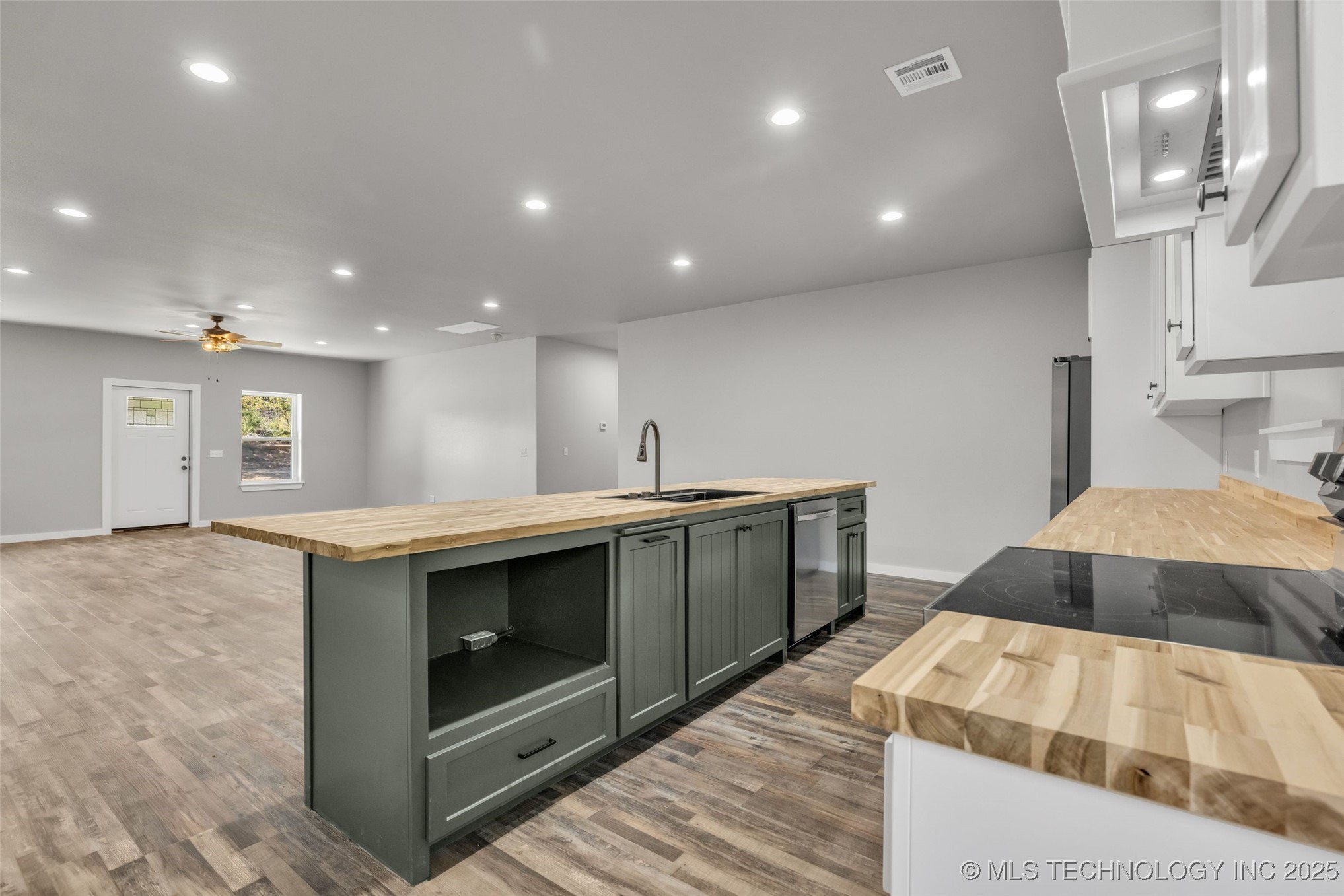 35761 W 101st Street S Property Photo 16