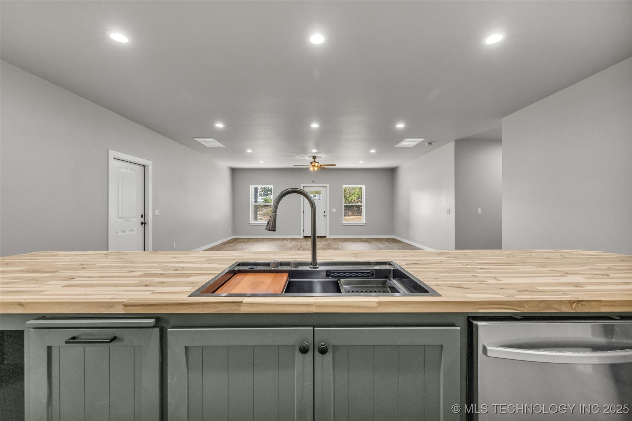 35761 W 101st Street S Property Photo 18