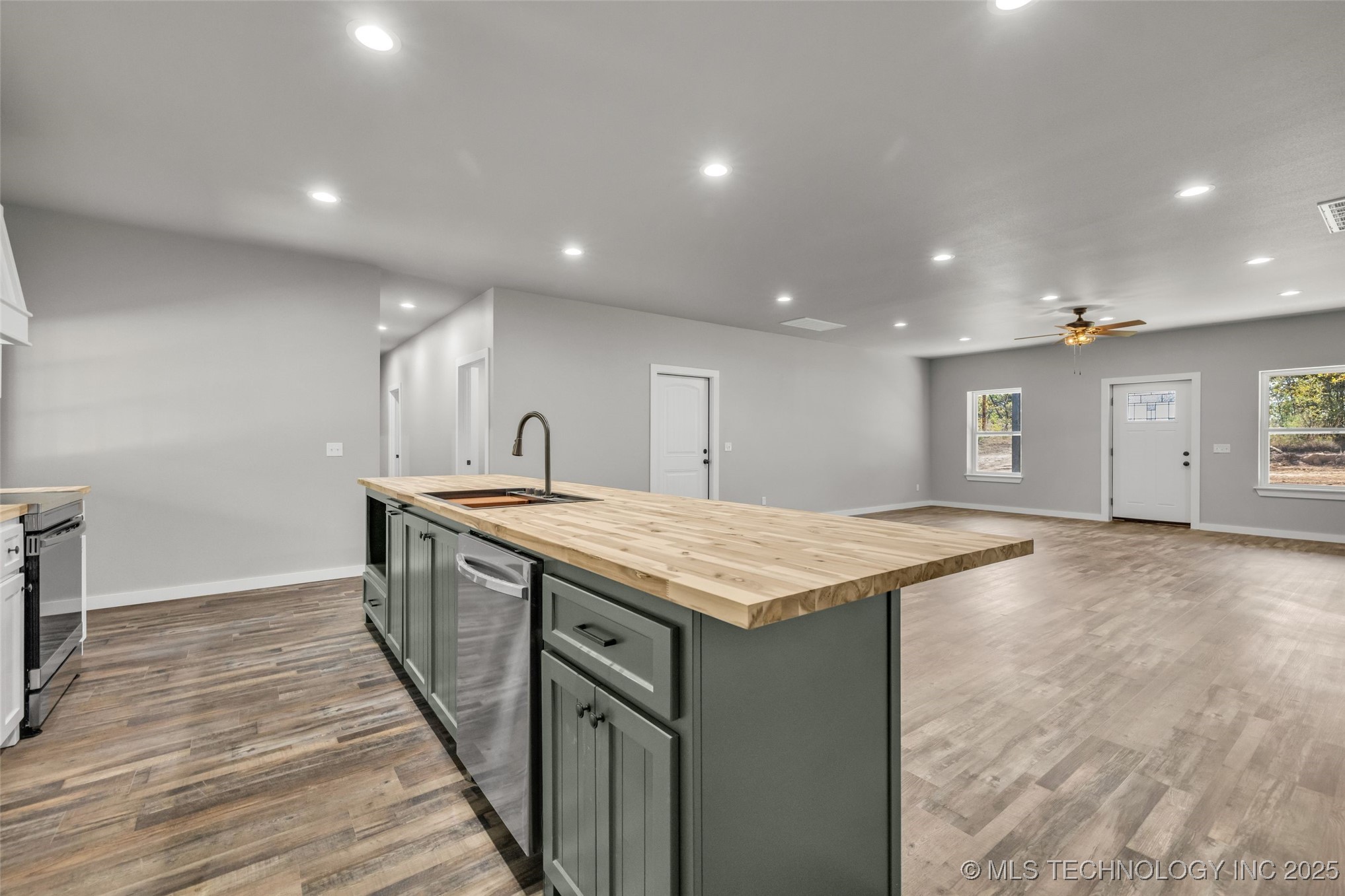 35761 W 101st Street S Property Photo 21