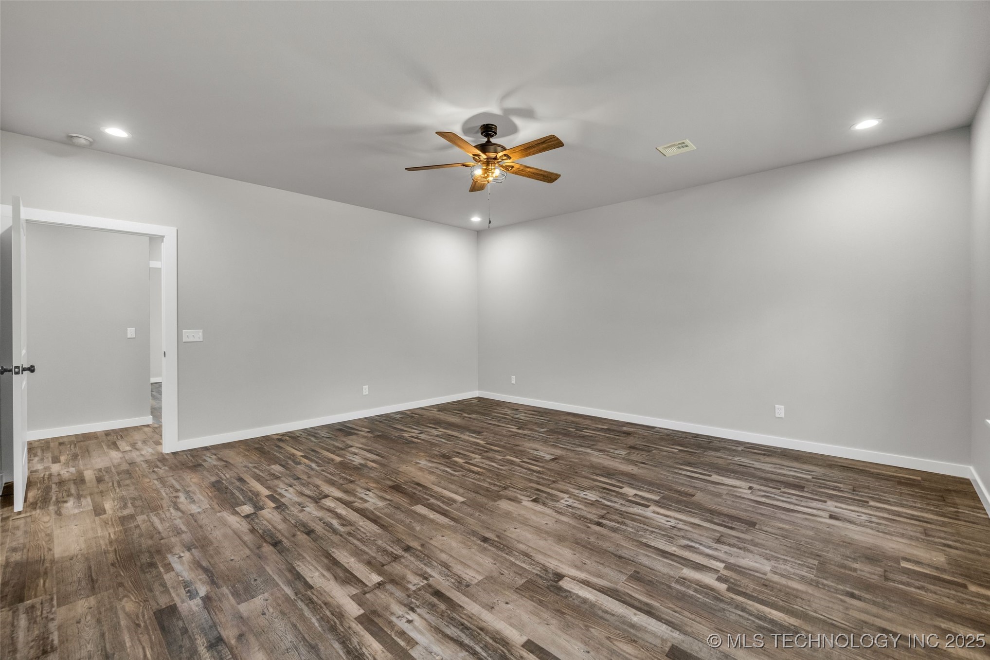 35761 W 101st Street S Property Photo 26