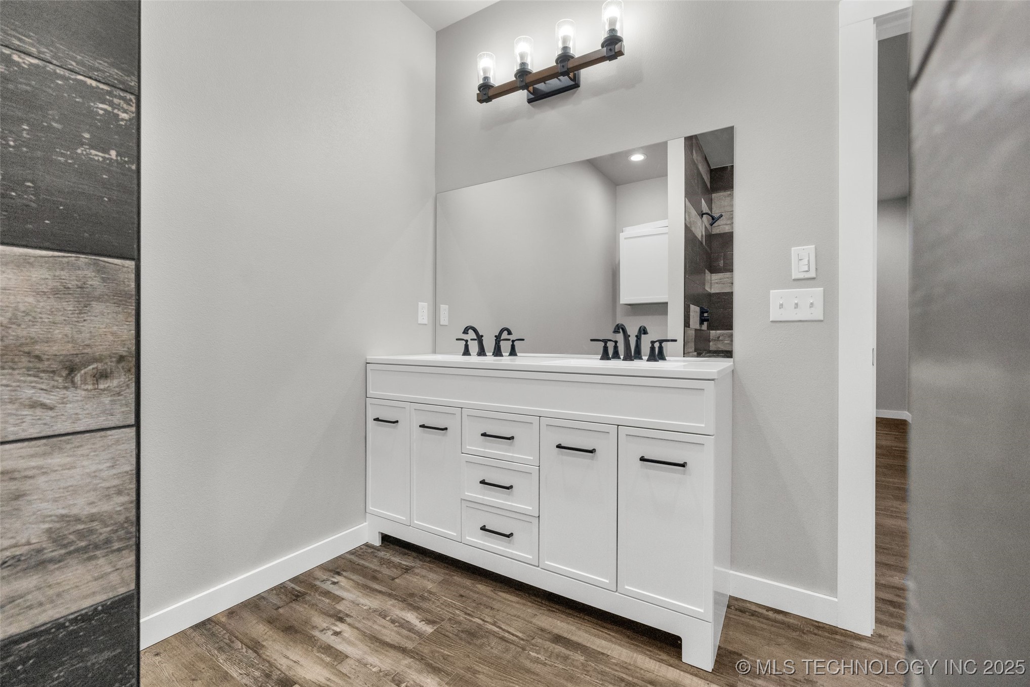 35761 W 101st Street S Property Photo 32