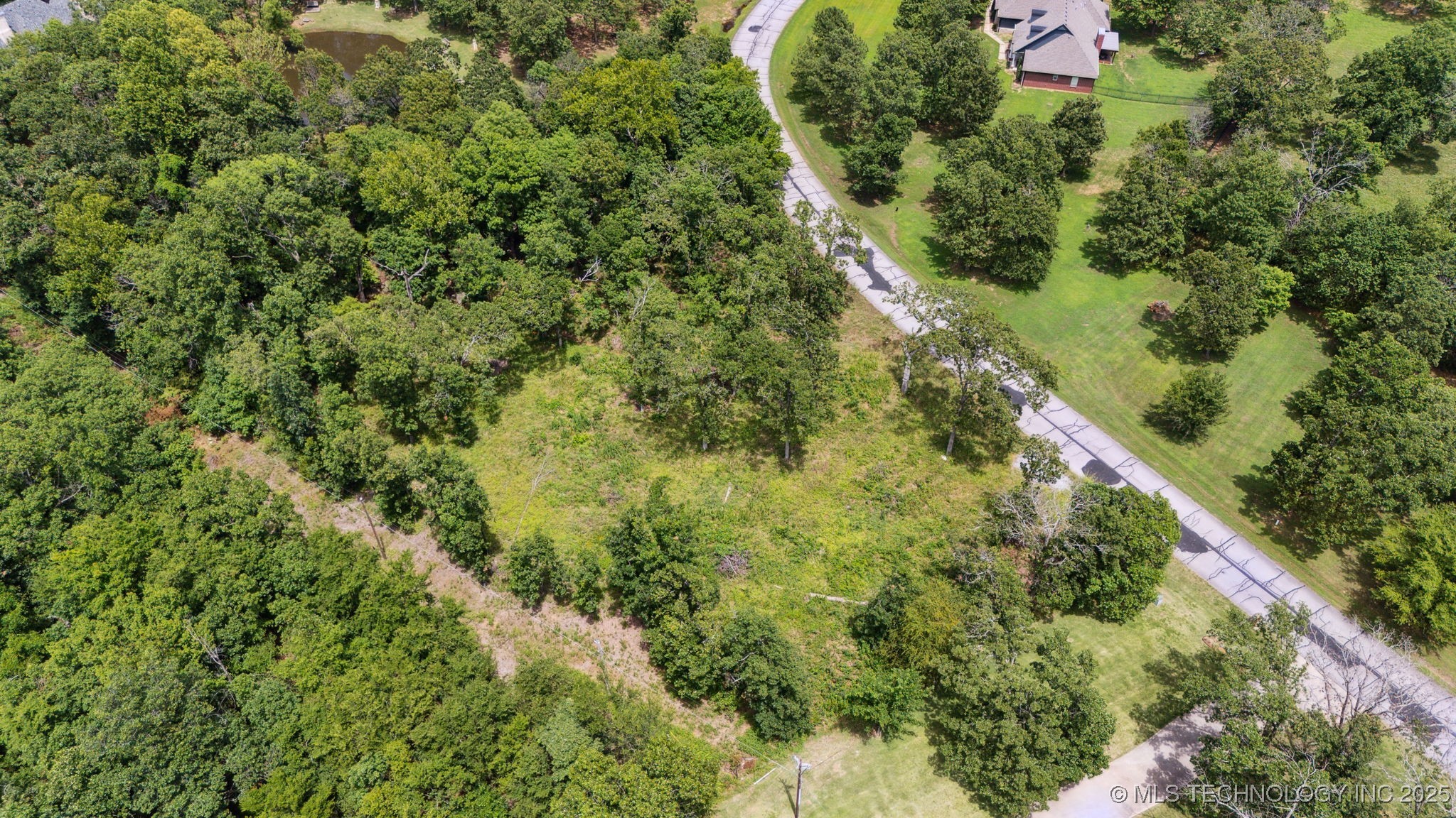 18870 Timberlake Drive Property Photo 6