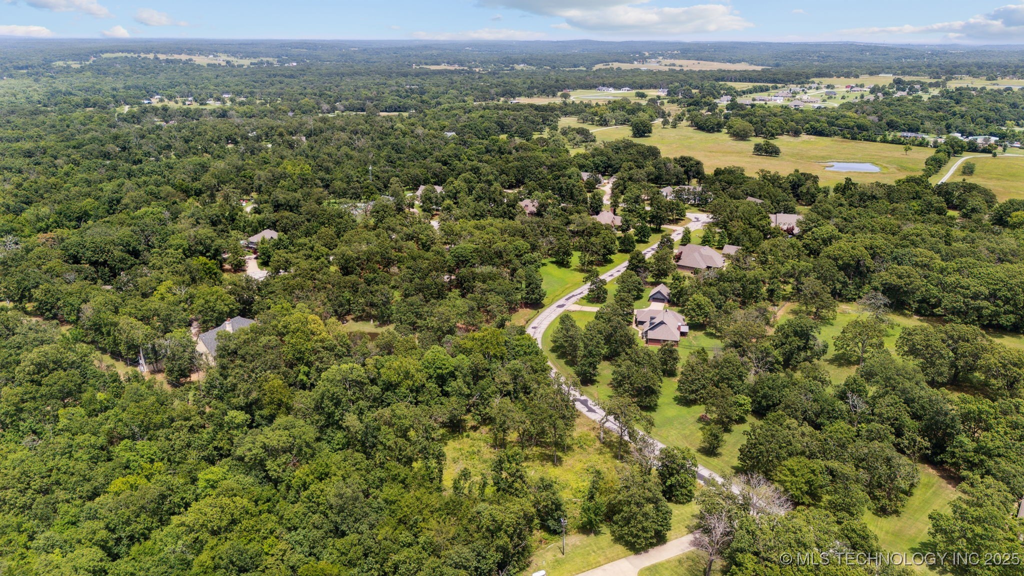 18870 Timberlake Drive Property Photo 7