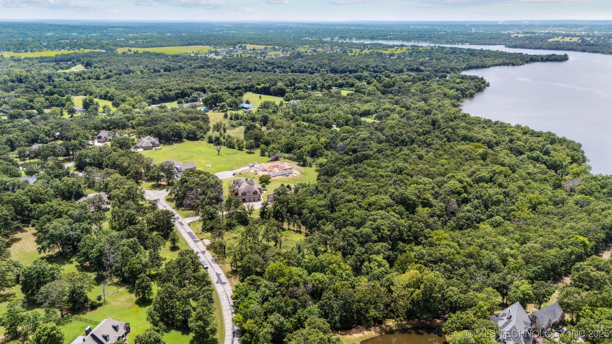 18870 Timberlake Drive Property Photo 10