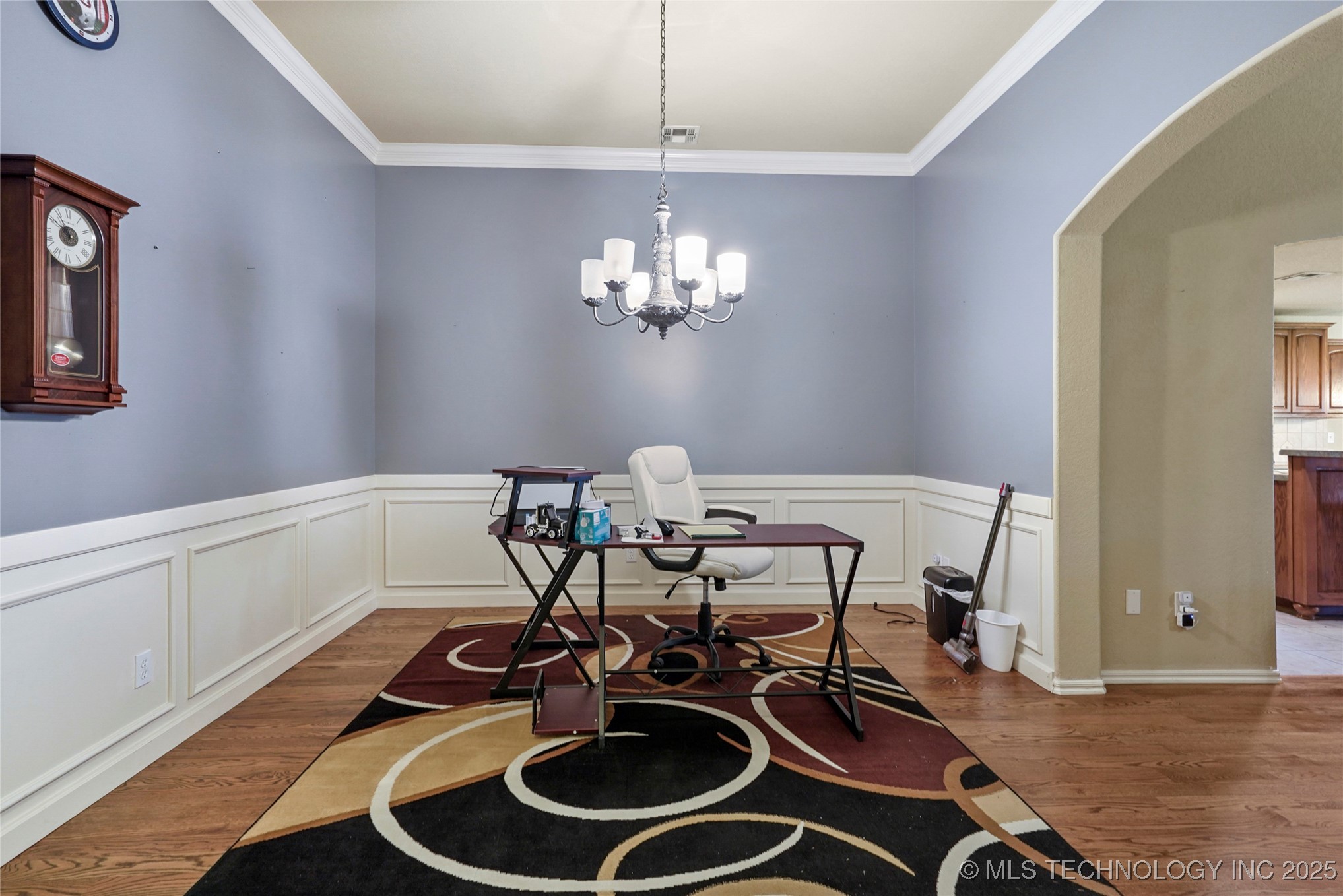 20230 E 50th Place Property Photo 4