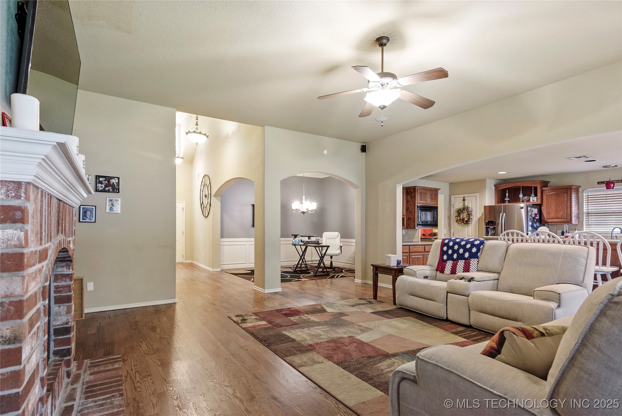 20230 E 50th Place Property Photo 7