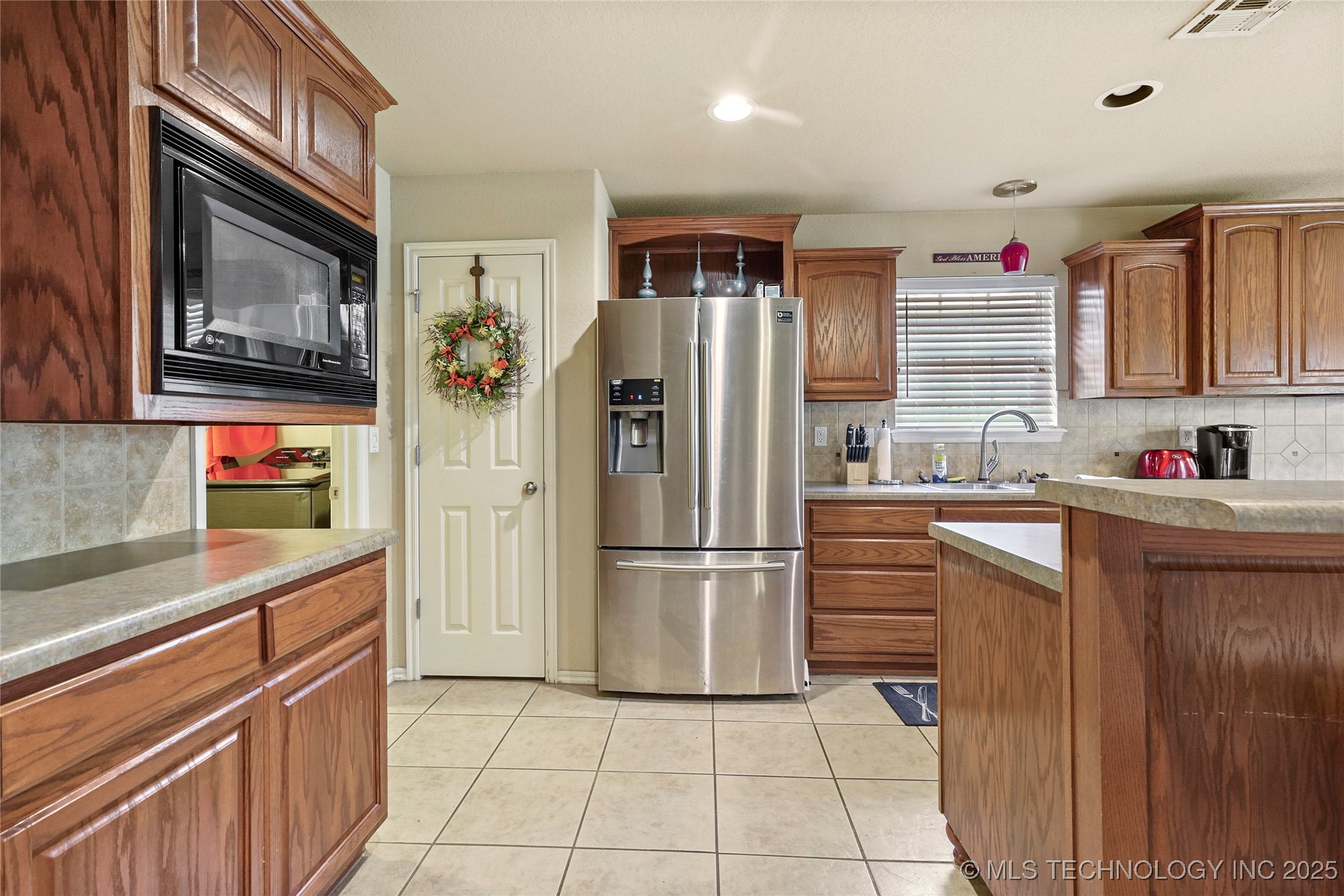 20230 E 50th Place Property Photo 9