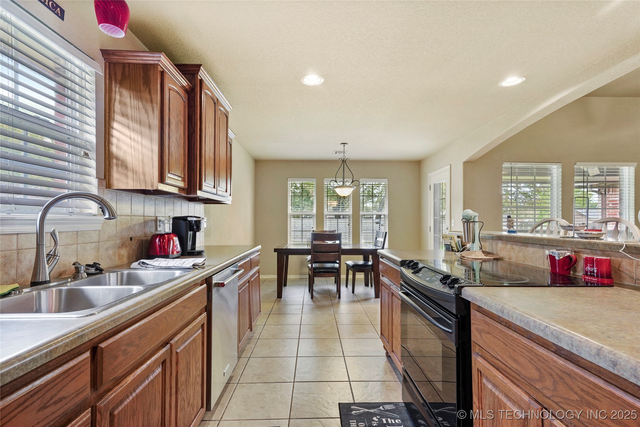 20230 E 50th Place Property Photo 13