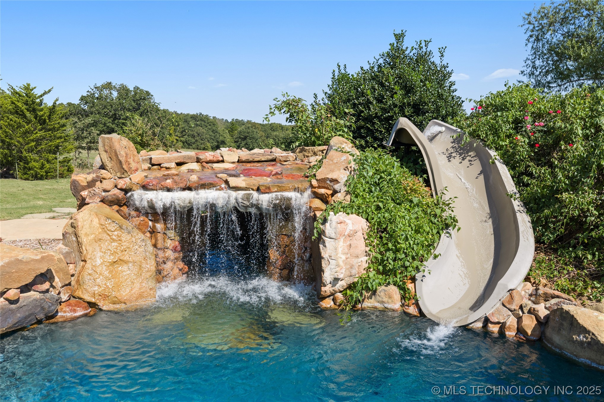 810 Gene Autry Road Property Photo 3