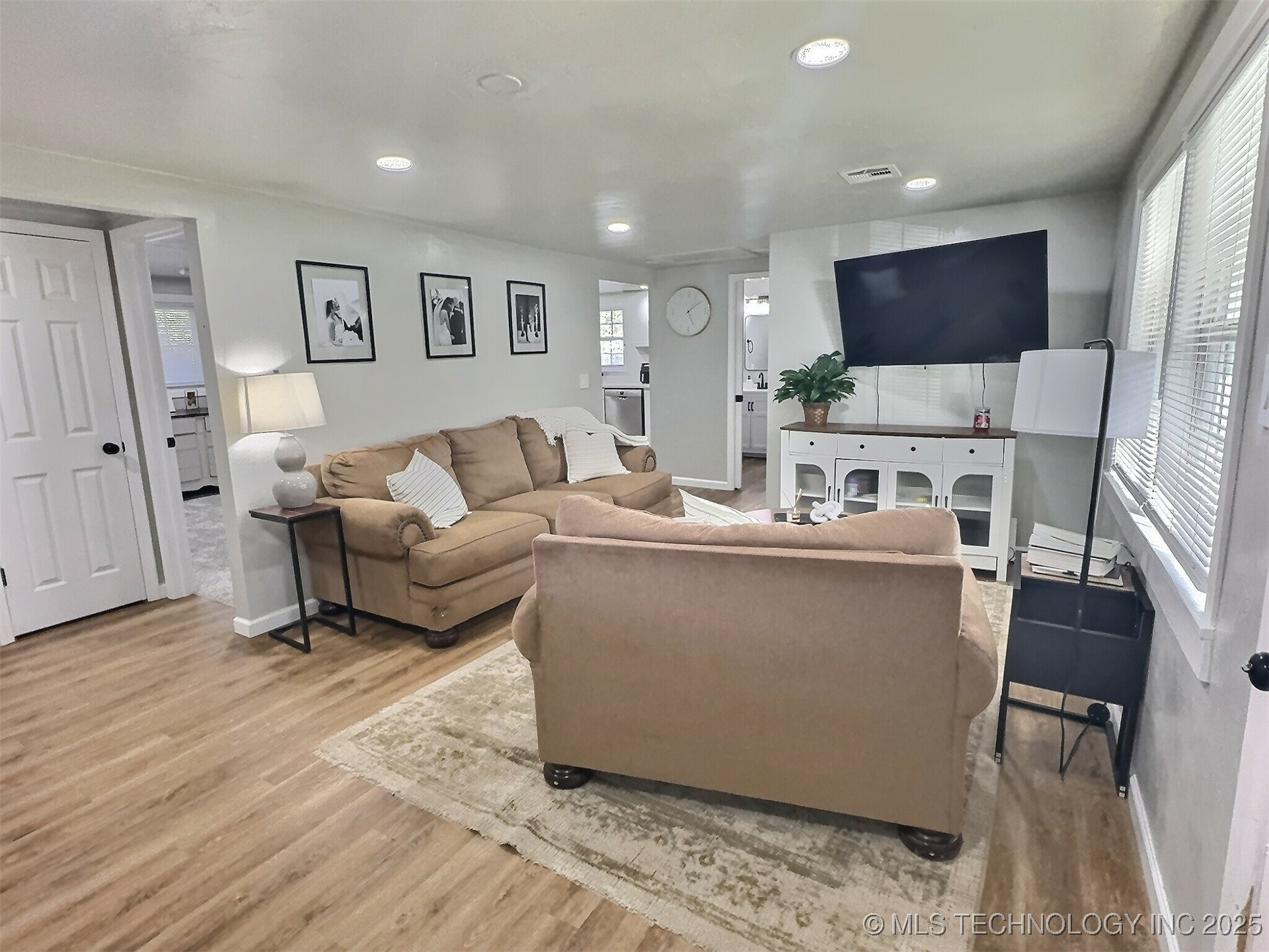 1206 W Haskell Street Property Photo 4