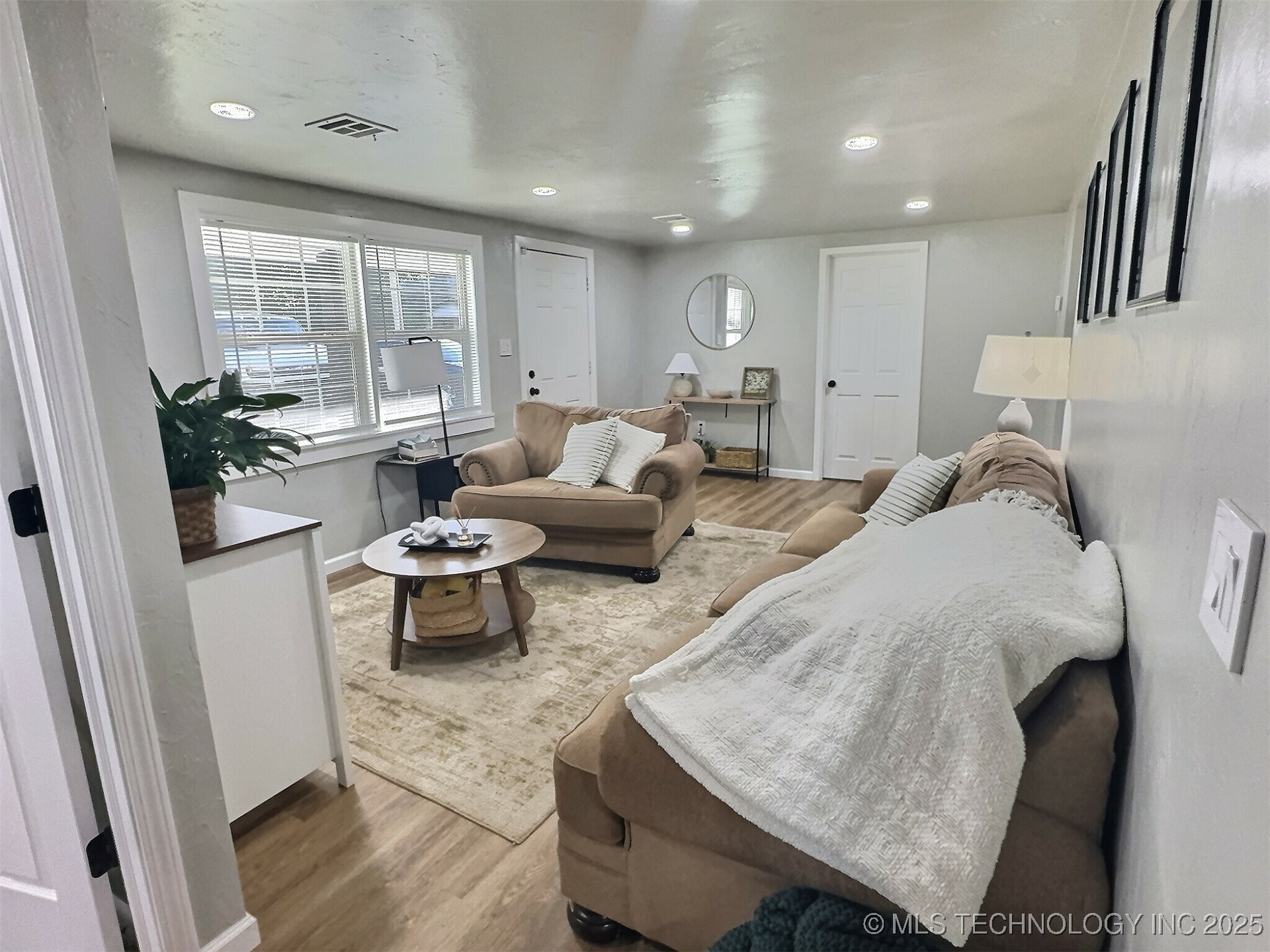 1206 W Haskell Street Property Photo 5