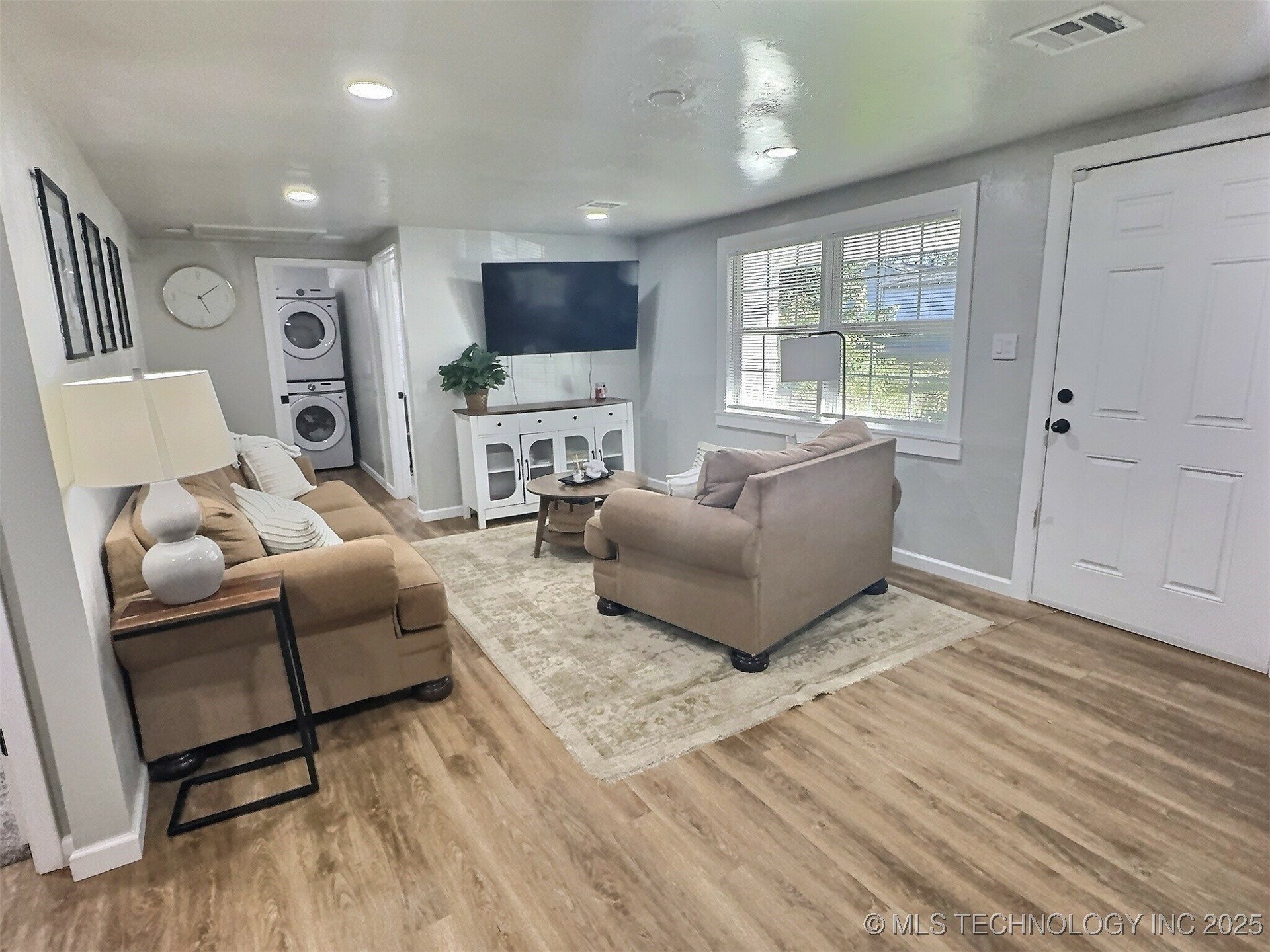 1206 W Haskell Street Property Photo 6