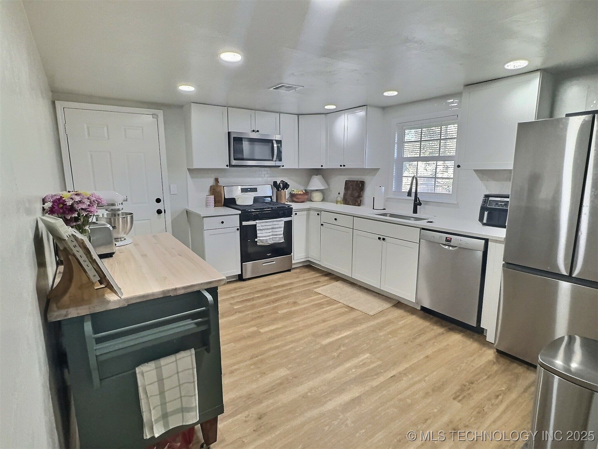 1206 W Haskell Street Property Photo 10