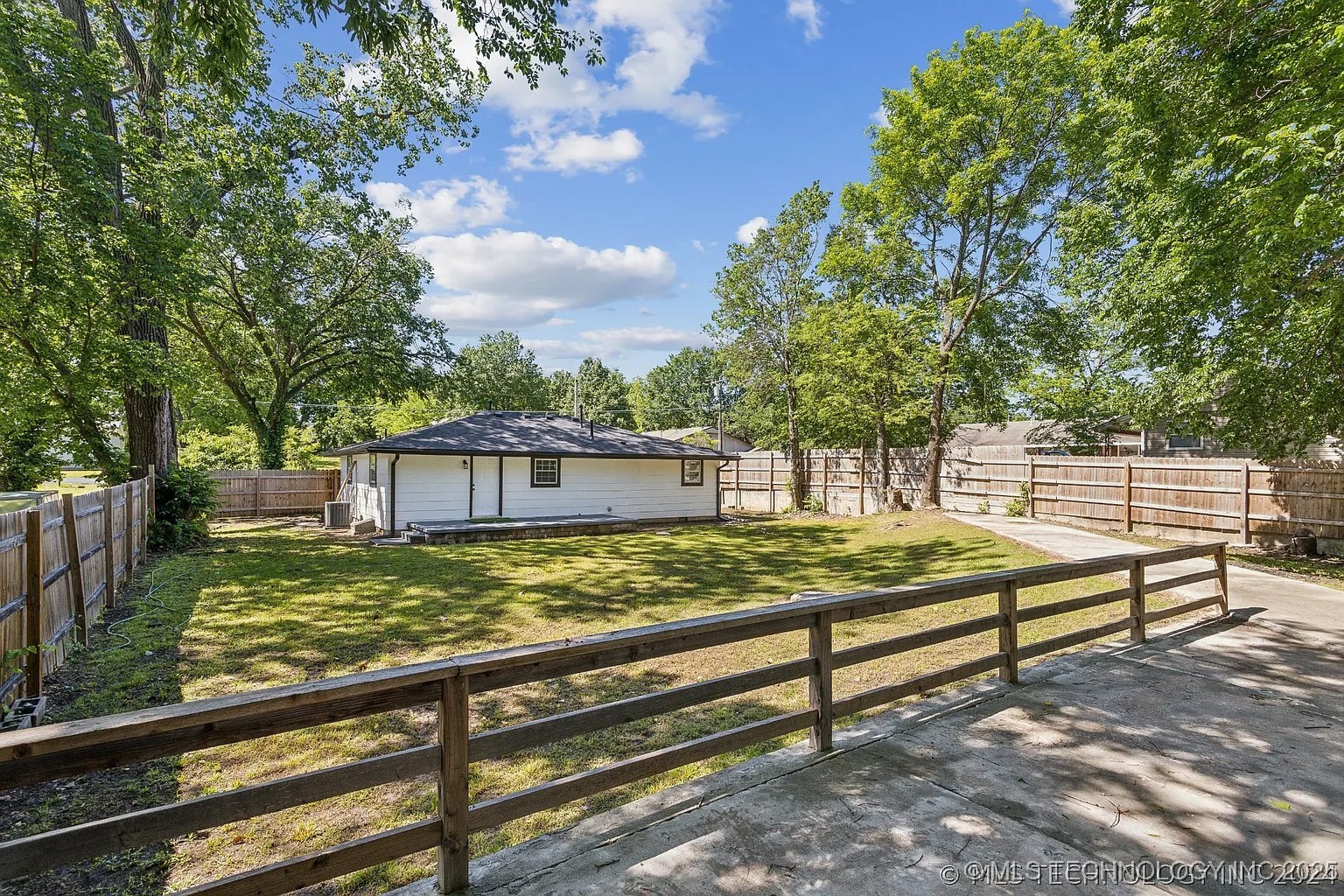 1206 W Haskell Street Property Photo 19