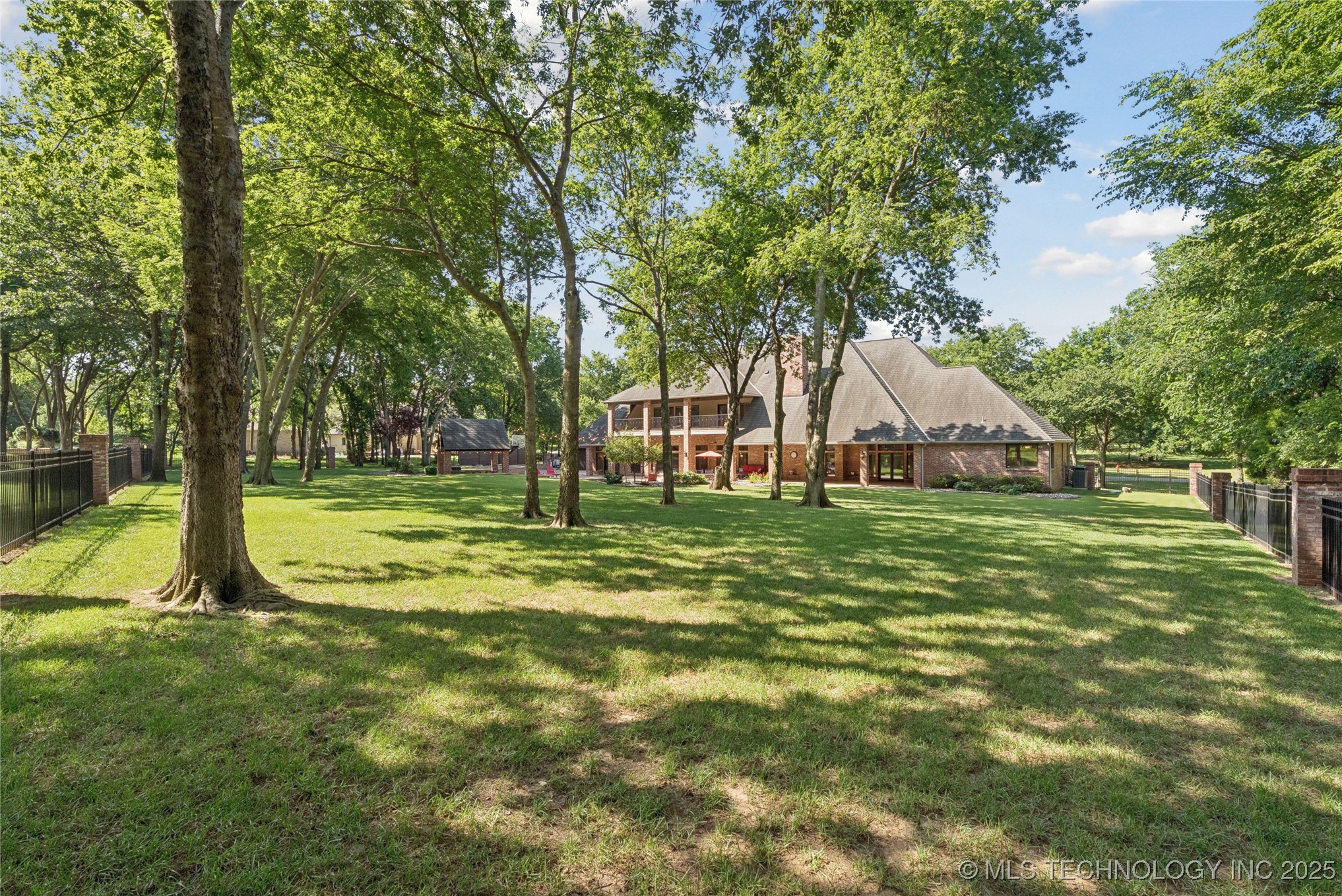 19837 E Woodhaven Road Property Photo 48