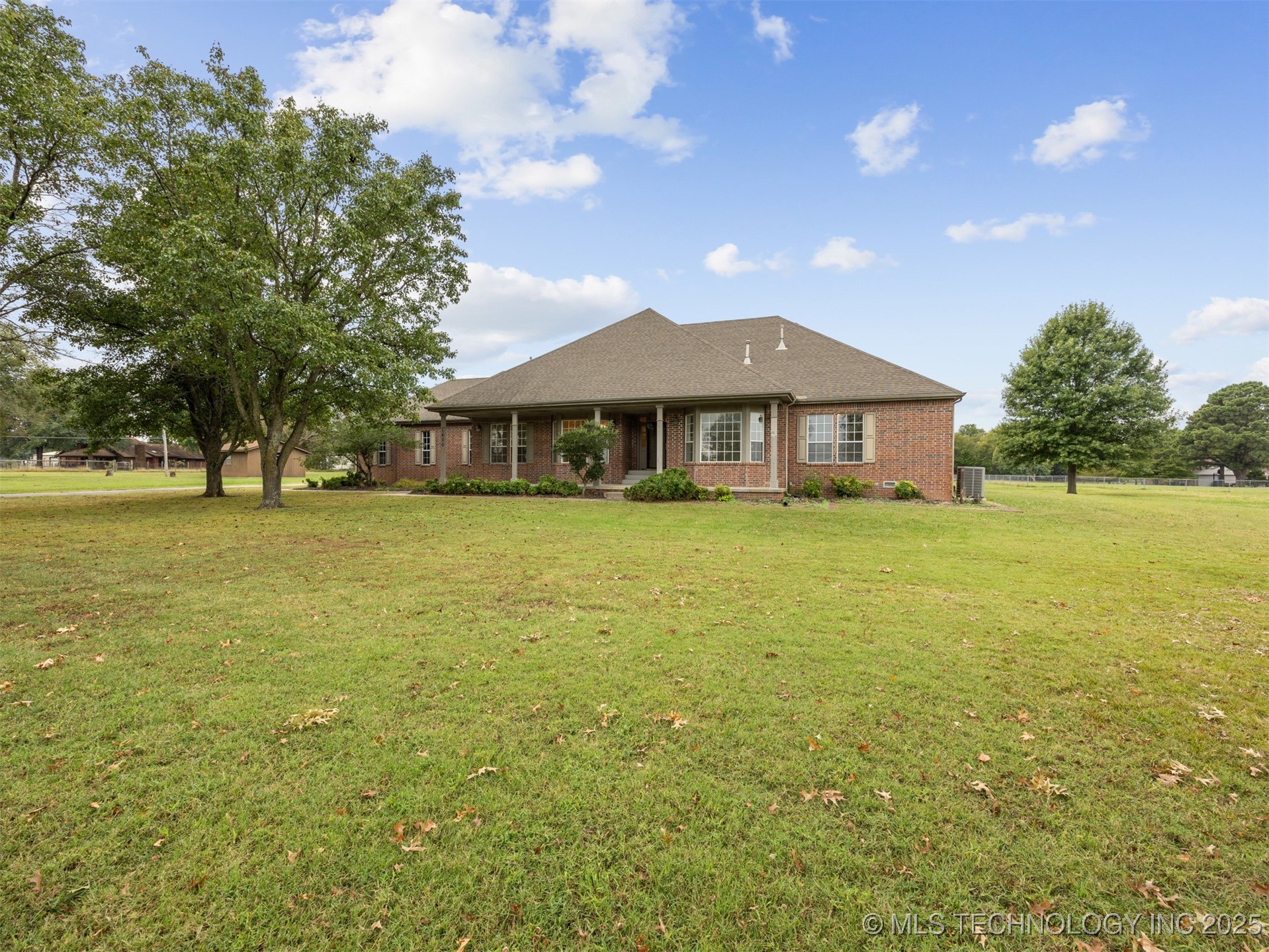 1430 S 177th East Avenue Property Photo 3