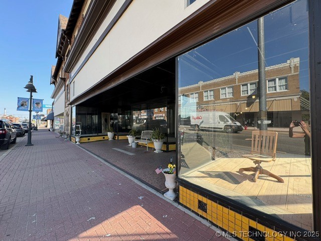 305 N Main Street Property Photo 5