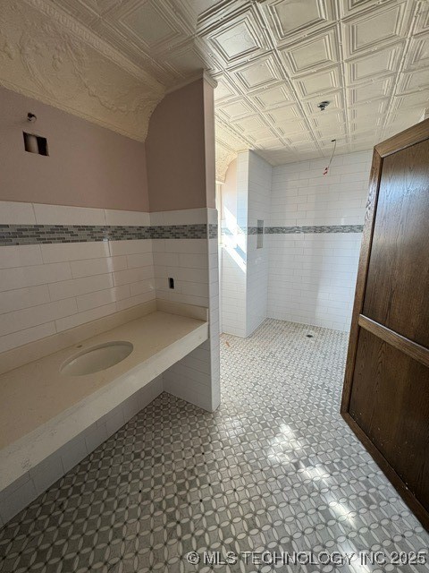 305 N Main Street Property Photo 38