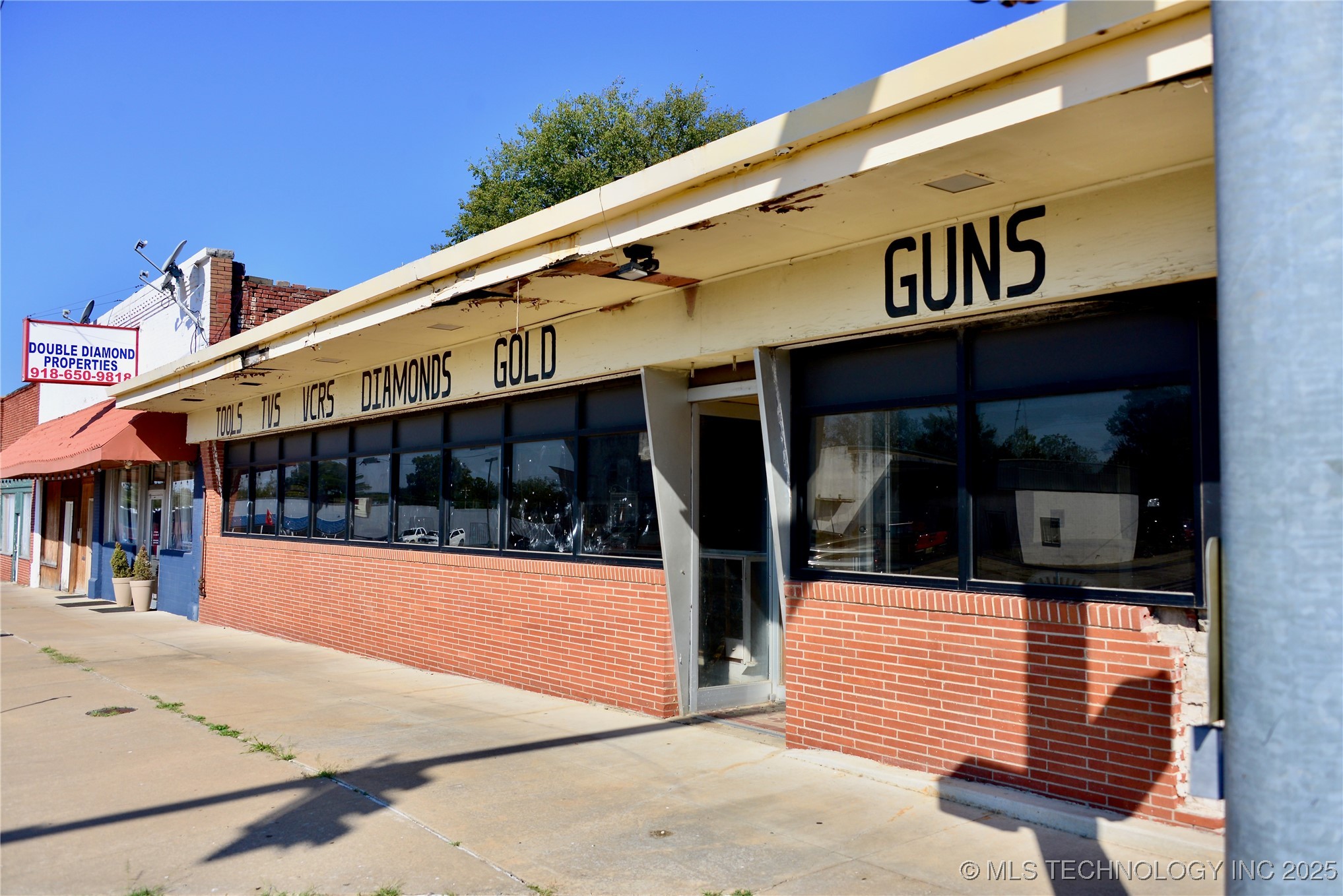 602 W Main Street Property Photo 1