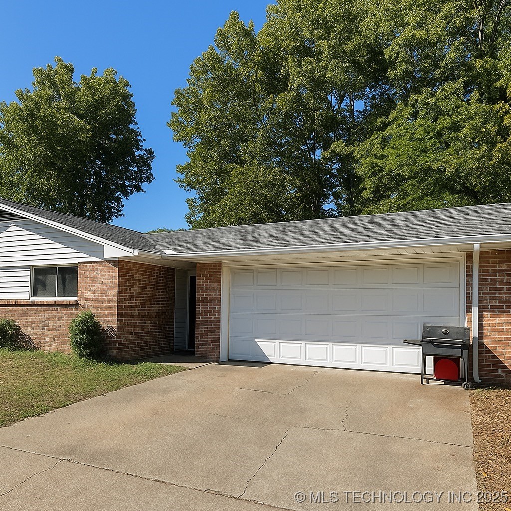 5512 N Hartford Place Property Photo 2