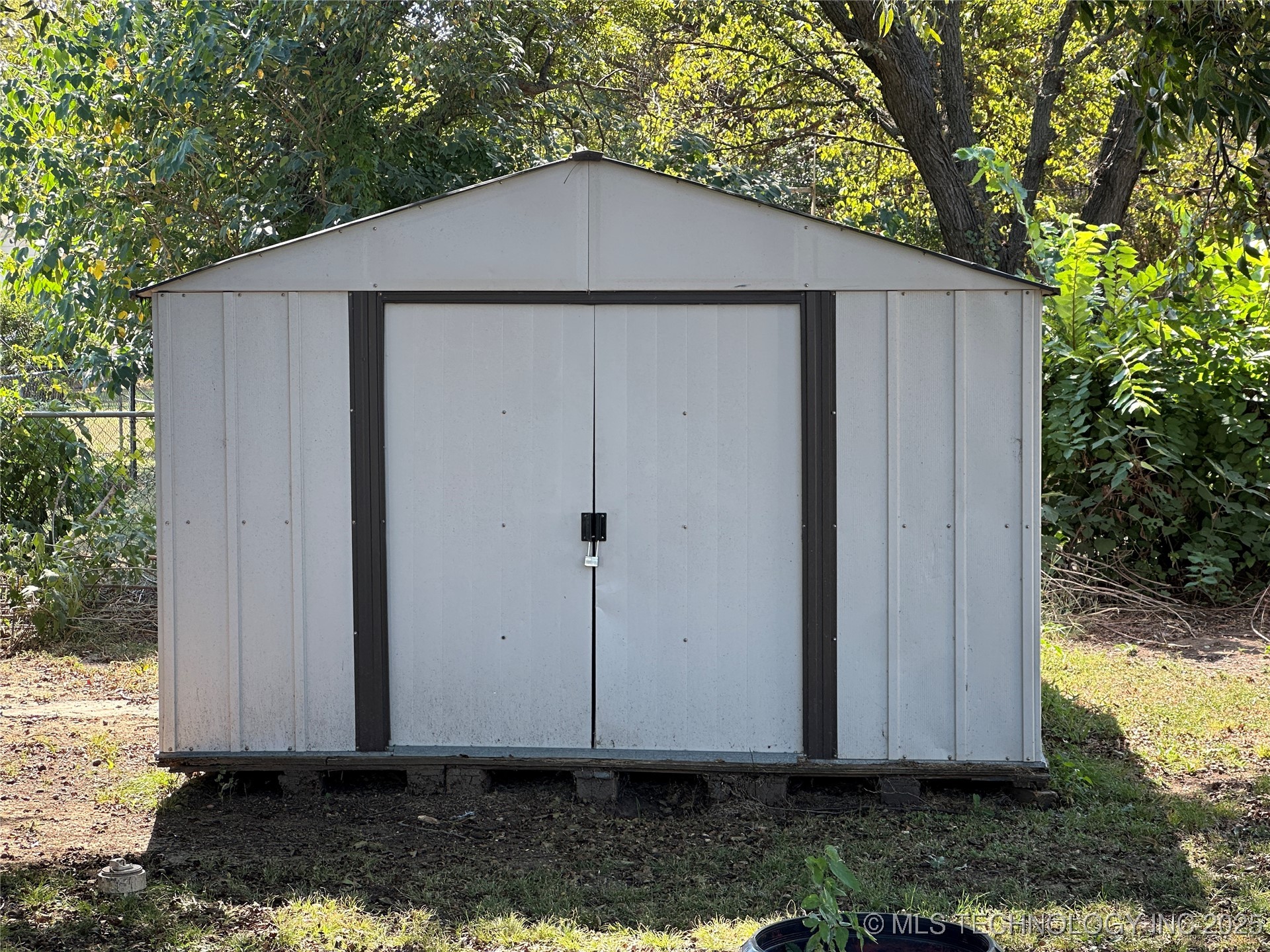 68 London Lane Property Photo 16