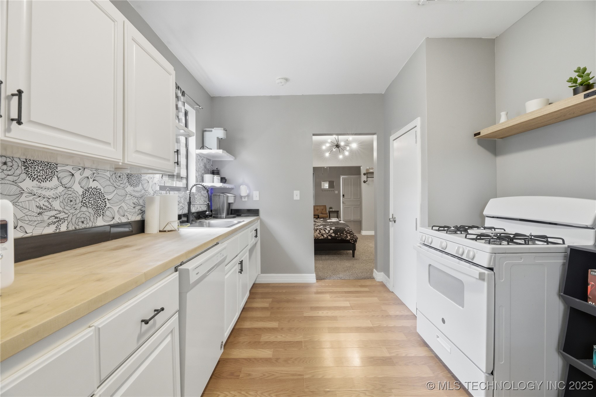 818 S Troost Avenue Property Photo 8