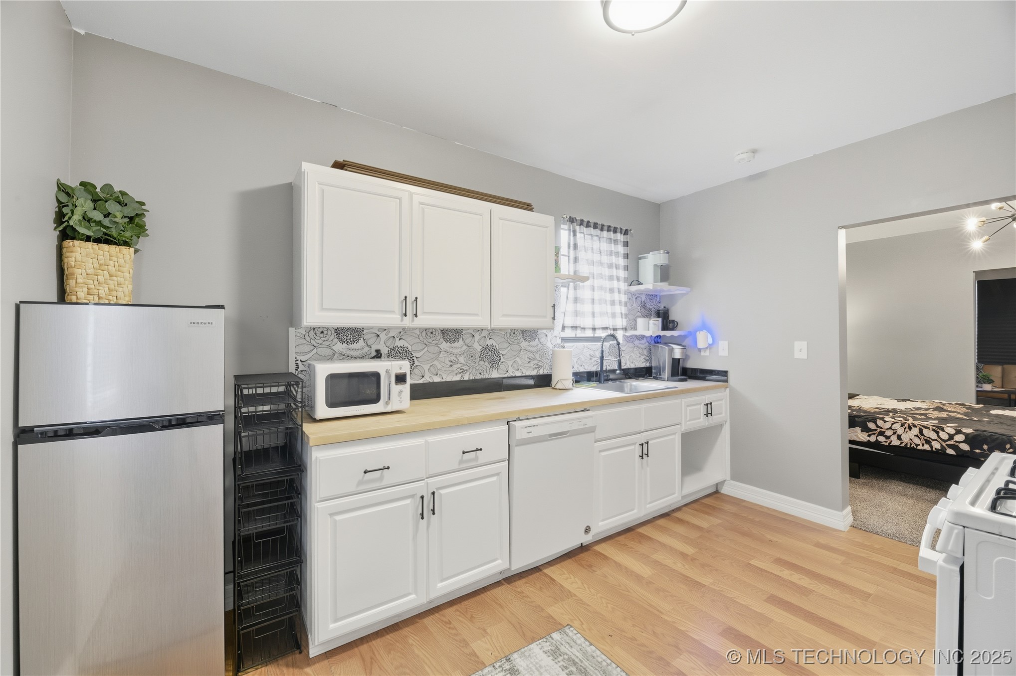 818 S Troost Avenue Property Photo 9