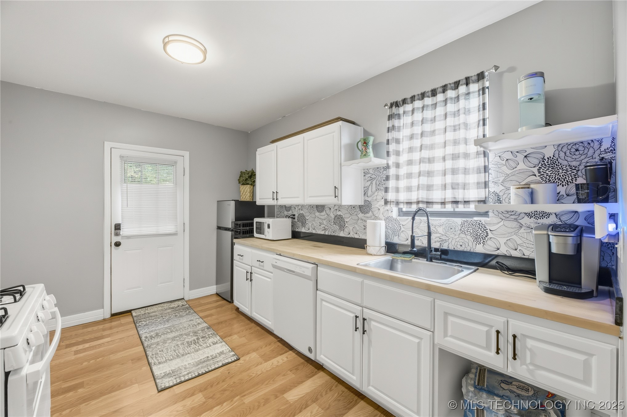 818 S Troost Avenue Property Photo 10