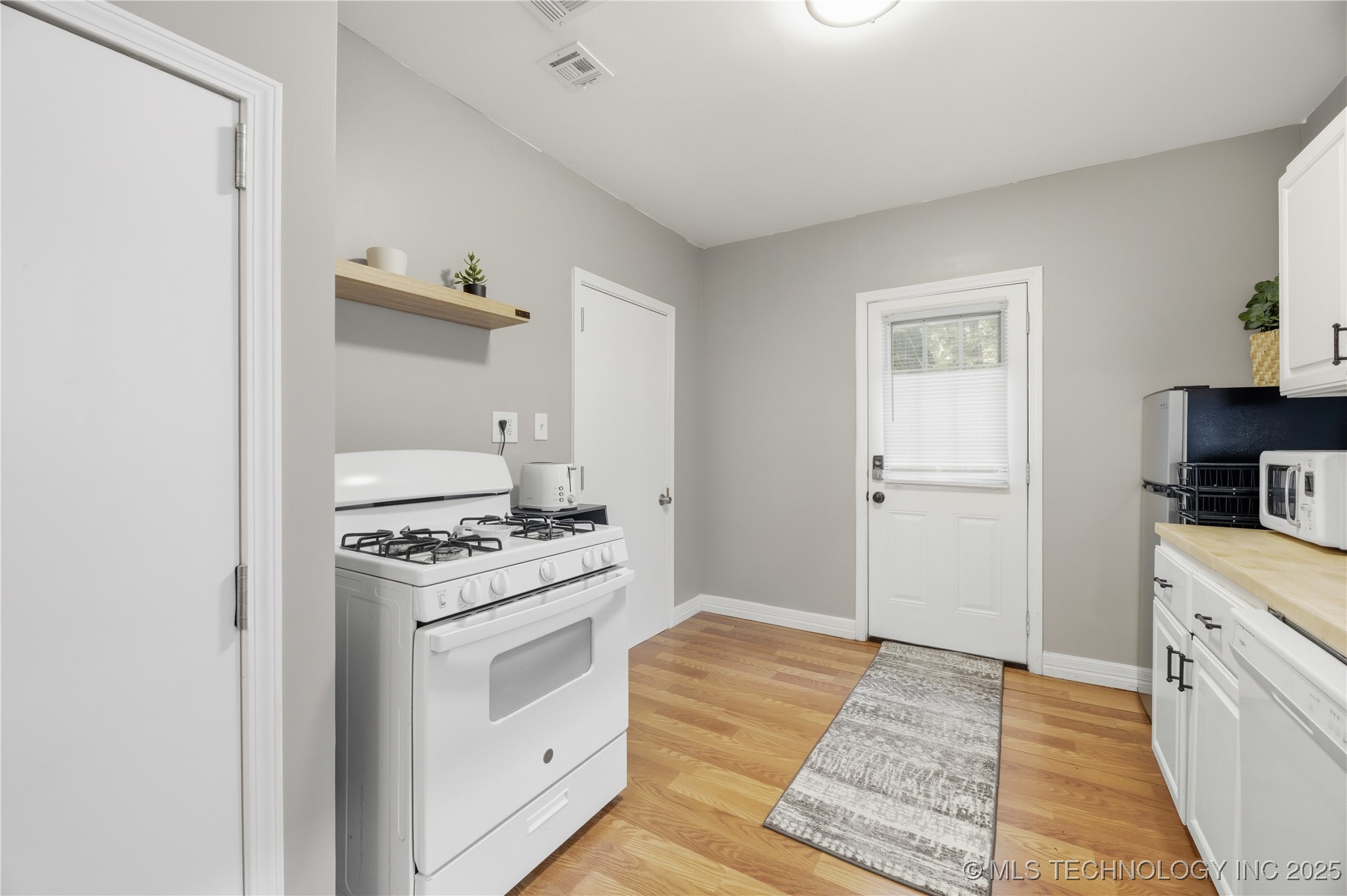 818 S Troost Avenue Property Photo 11