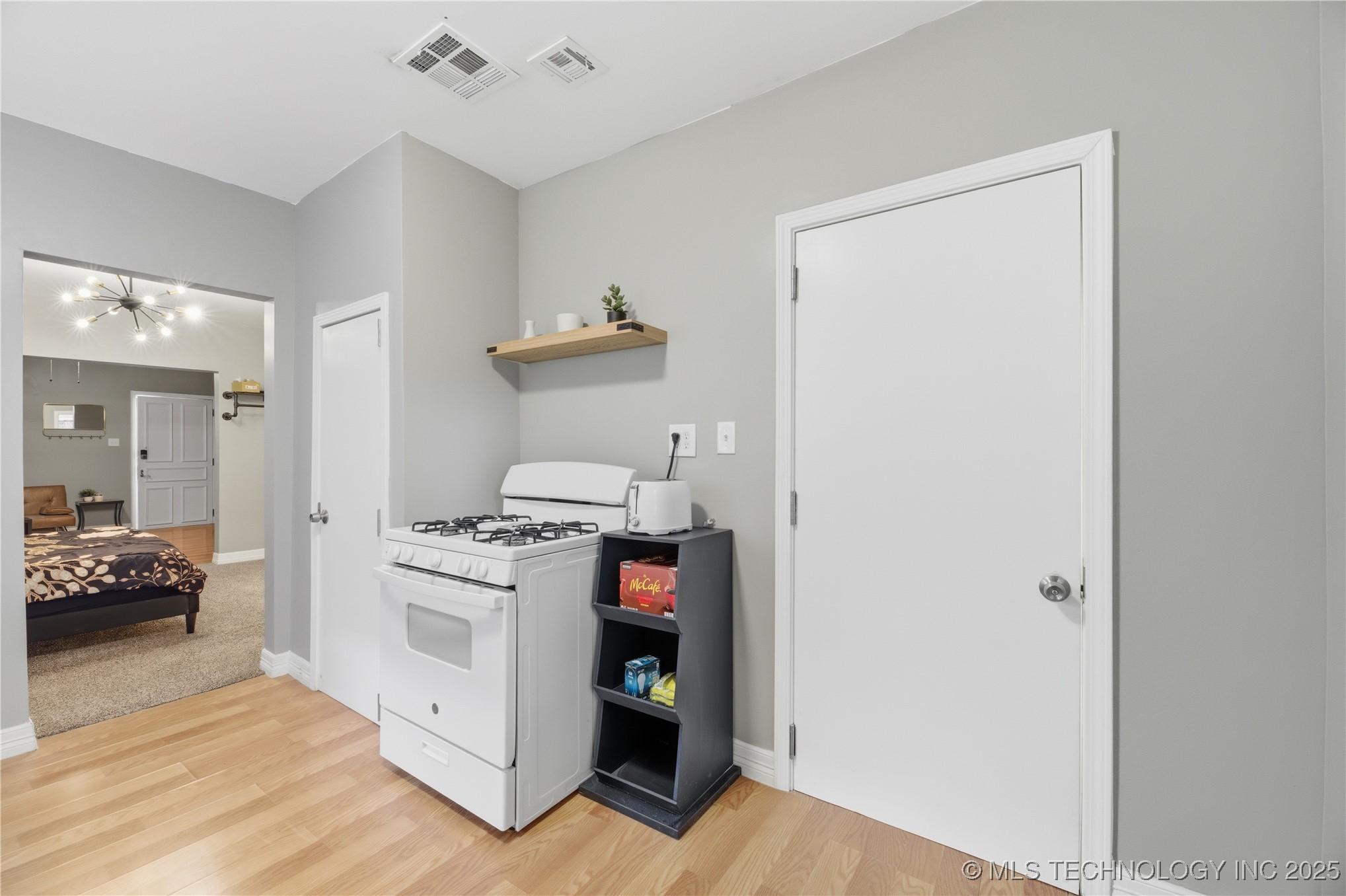 818 S Troost Avenue Property Photo 12