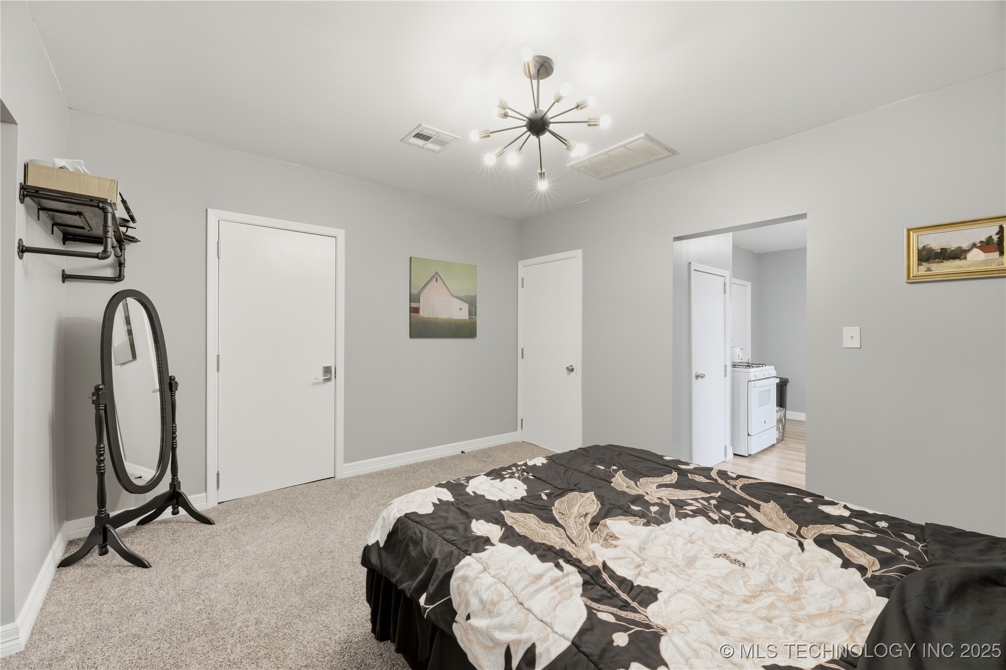 818 S Troost Avenue Property Photo 17