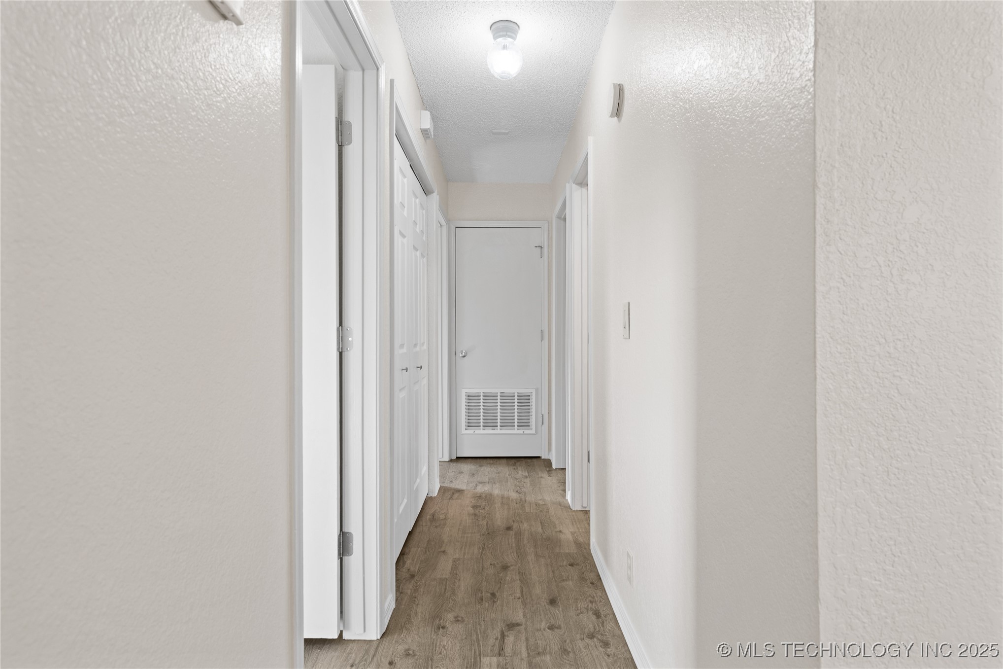 1911 N Maple Street Property Photo 12