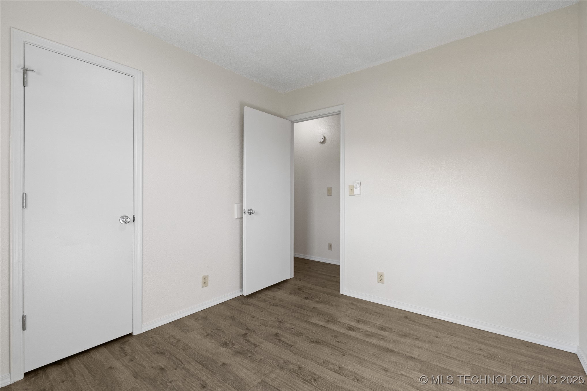 1911 N Maple Street Property Photo 18