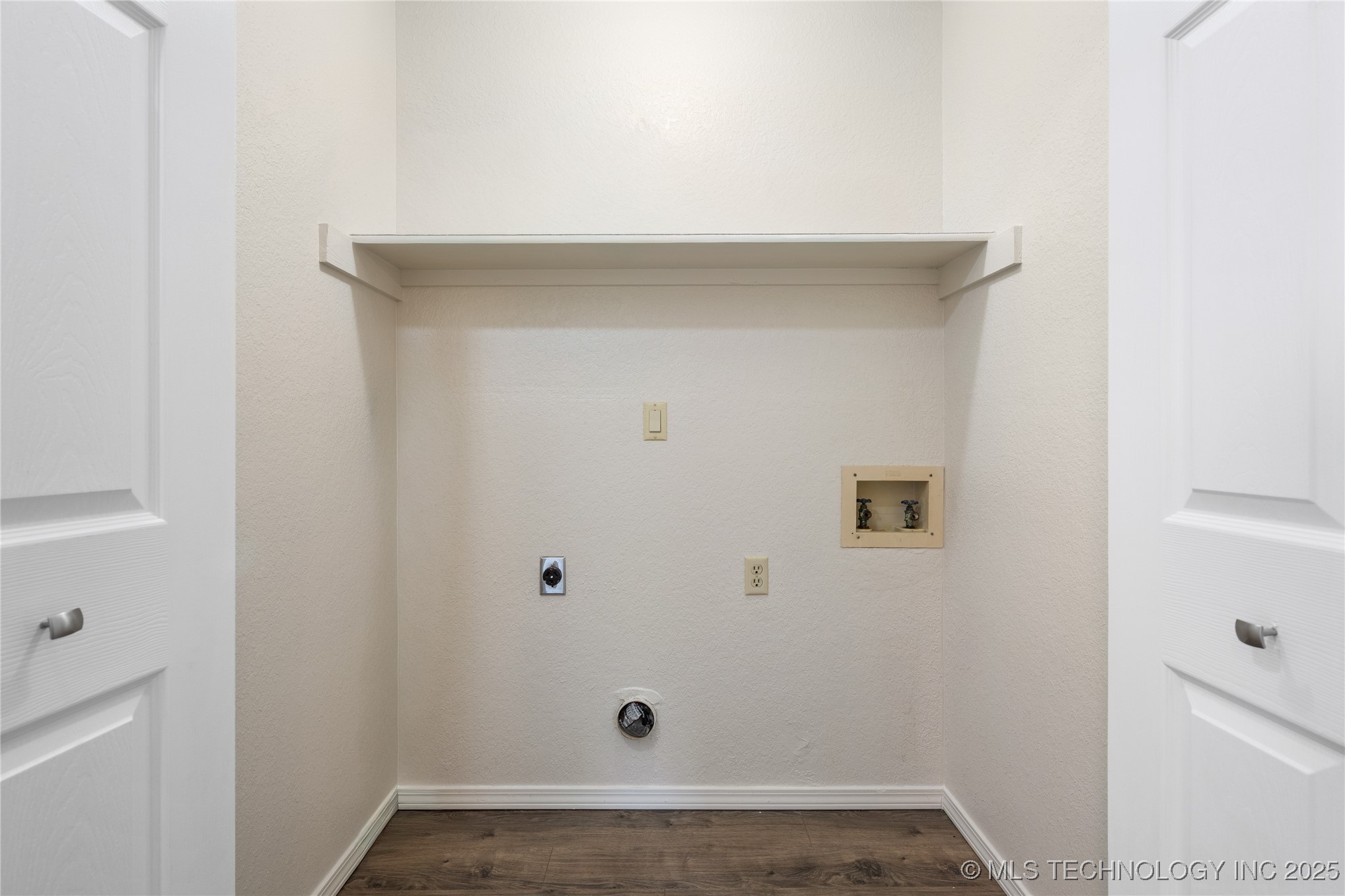 1911 N Maple Street Property Photo 20