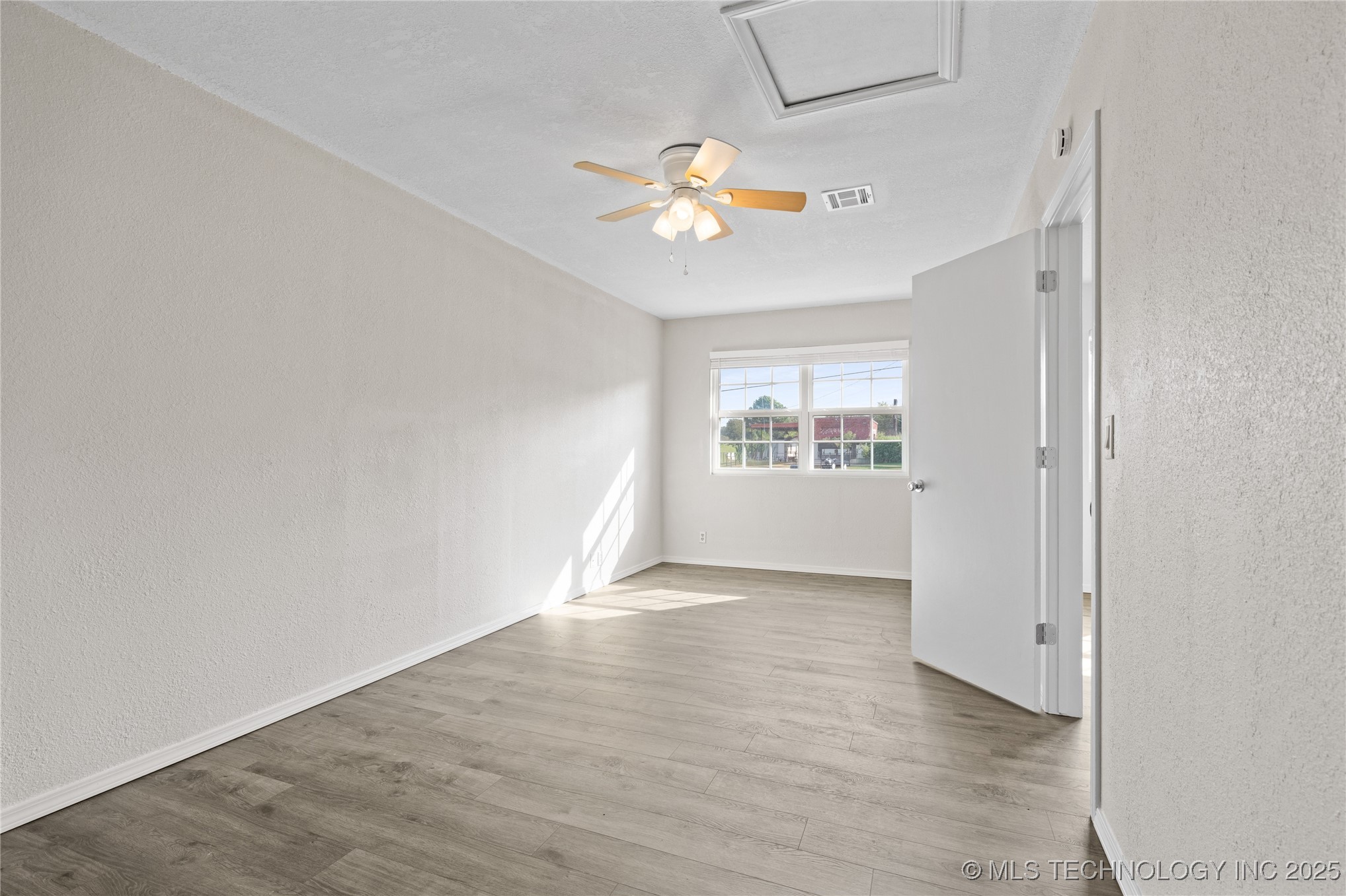 1911 N Maple Street Property Photo 24