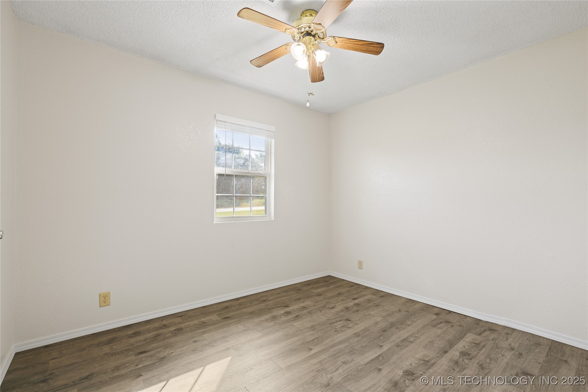 1911 N Maple Street Property Photo 25