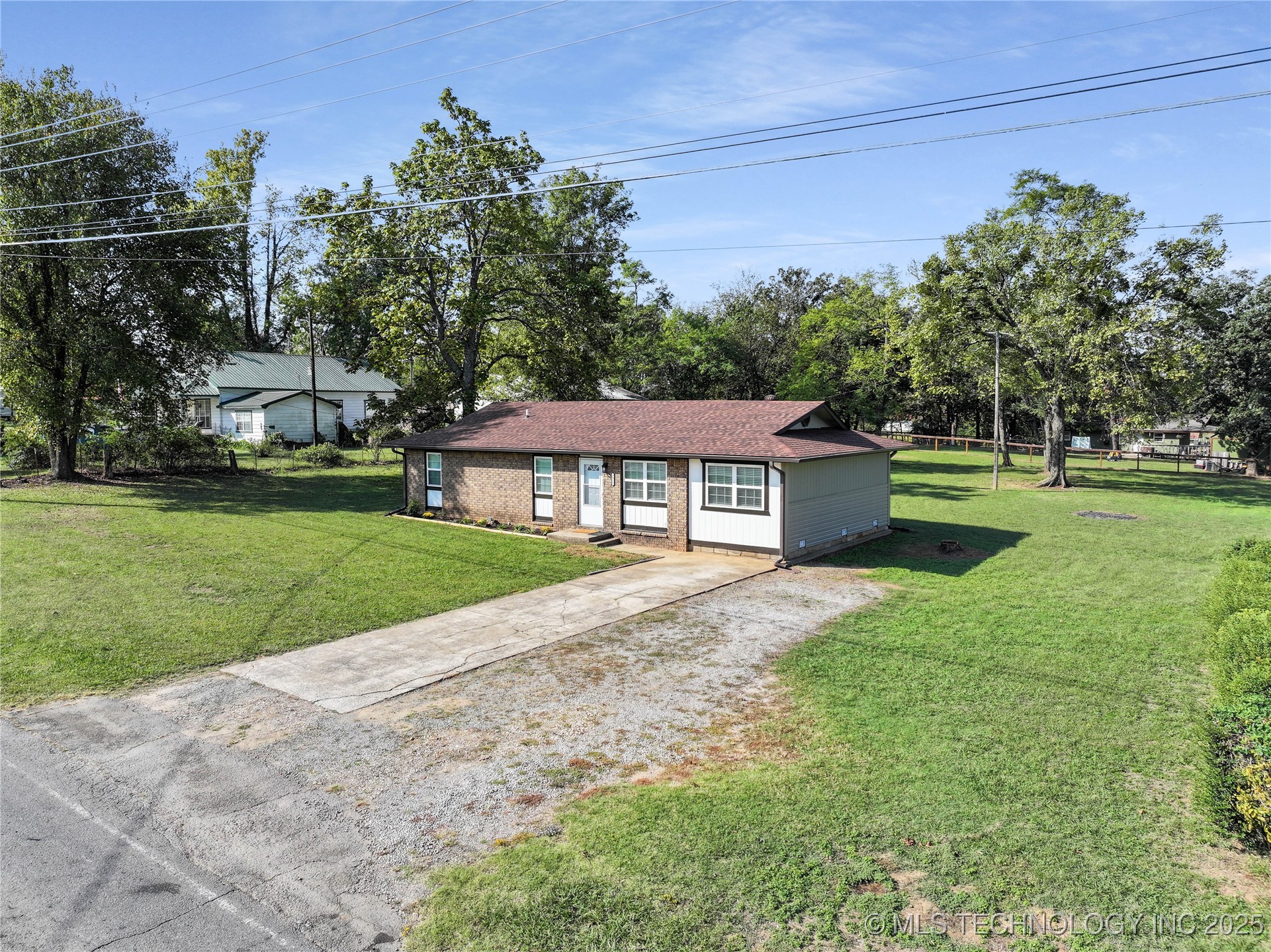 1911 N Maple Street Property Photo 26