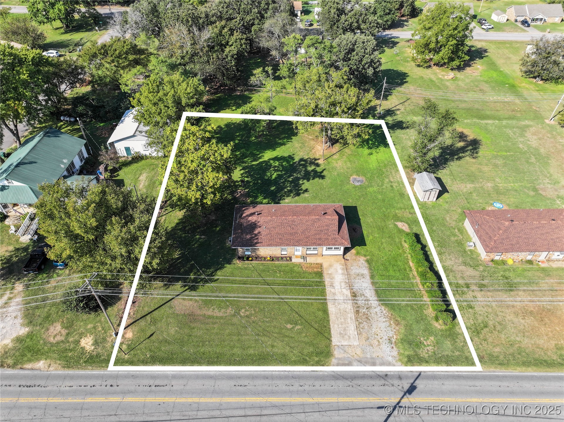 1911 N Maple Street Property Photo 34