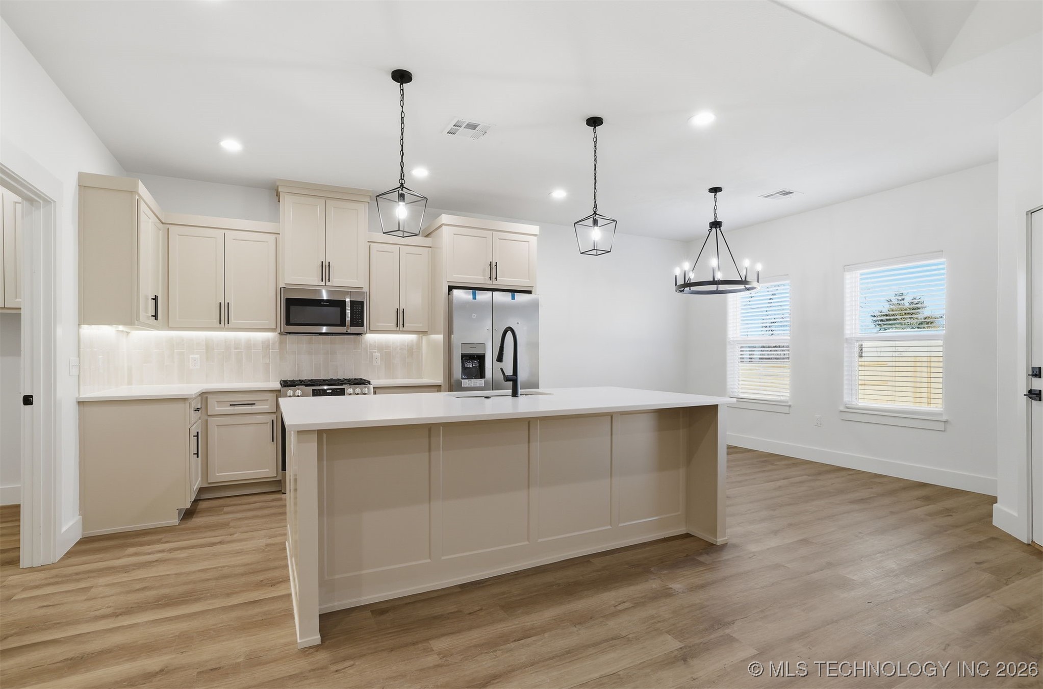 1900 Boxer Lane Property Photo 5