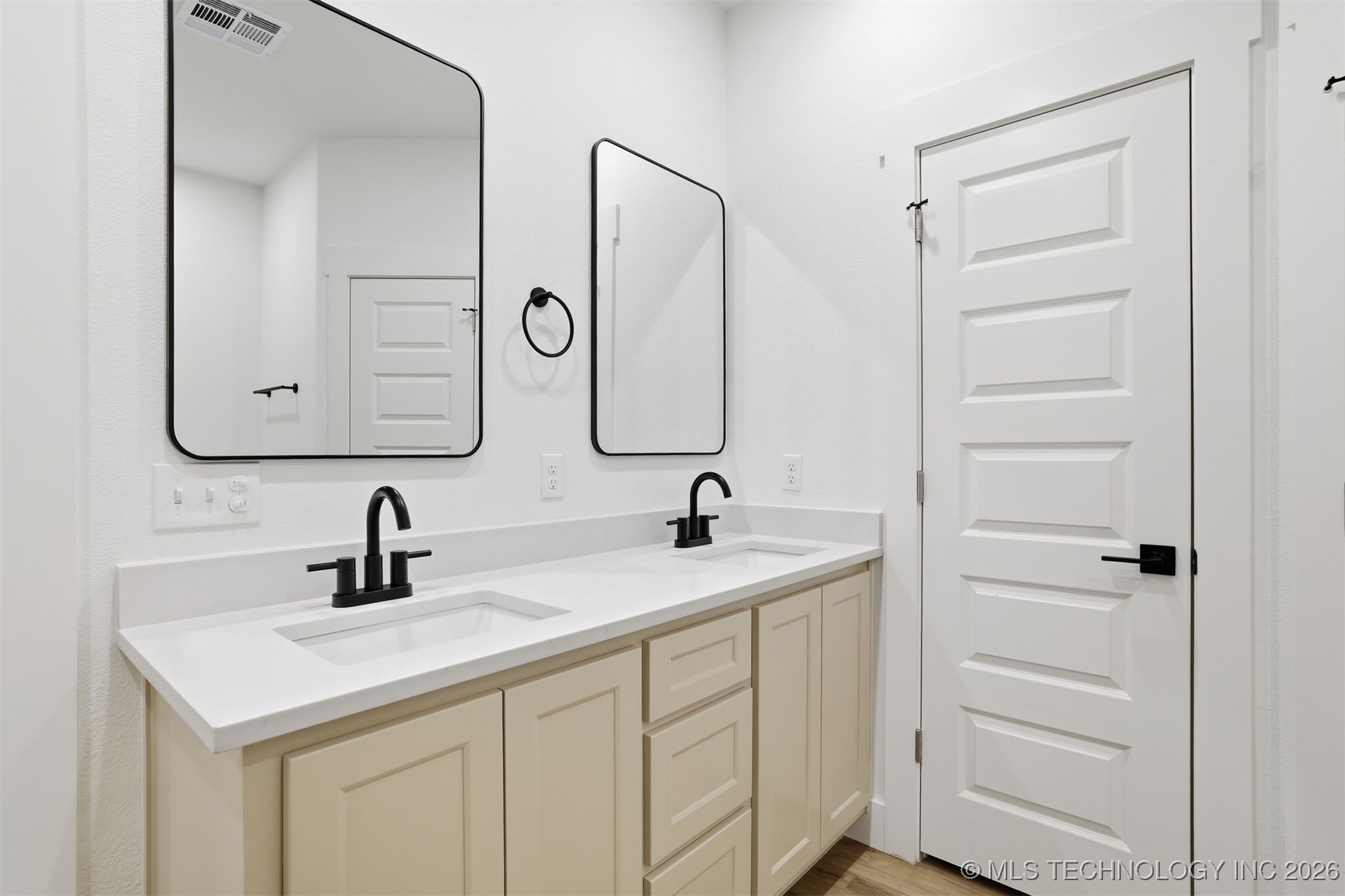 1900 Boxer Lane Property Photo 10