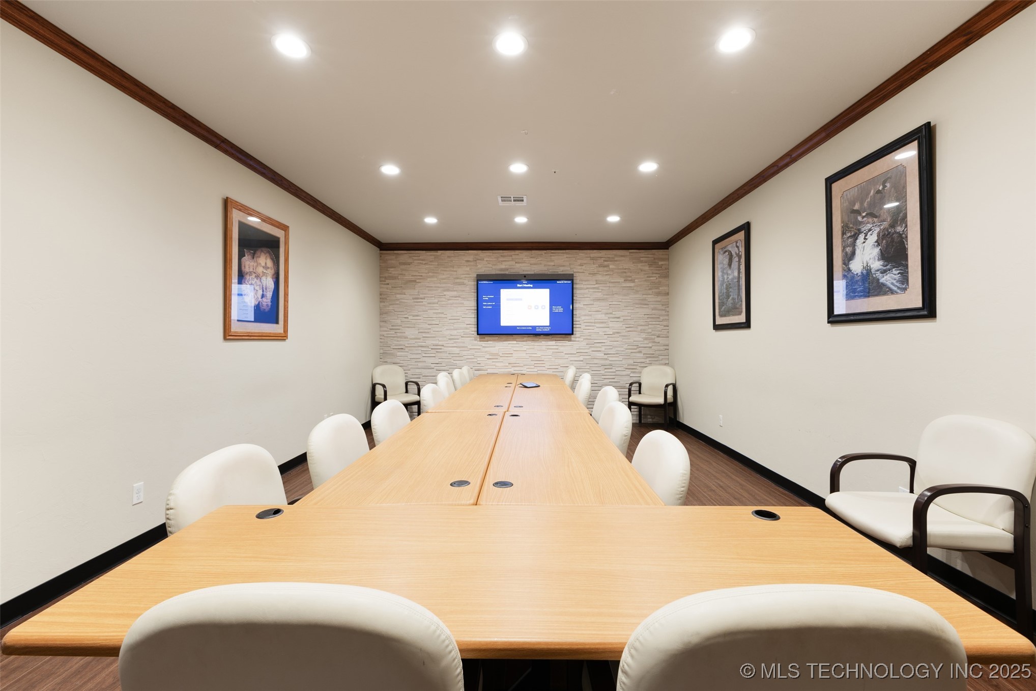 1124 Colony Property Photo 4