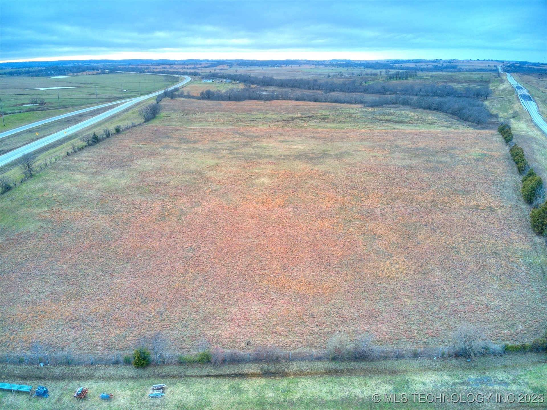 435006 E Hwy 60 Property Photo 2