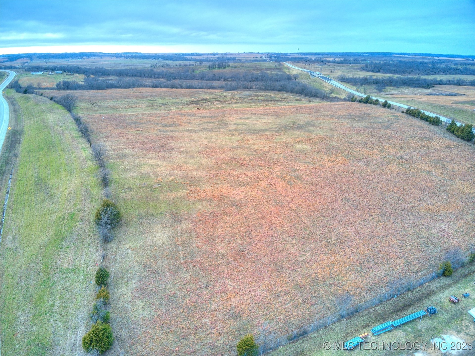 435006 E Hwy 60 Property Photo 3